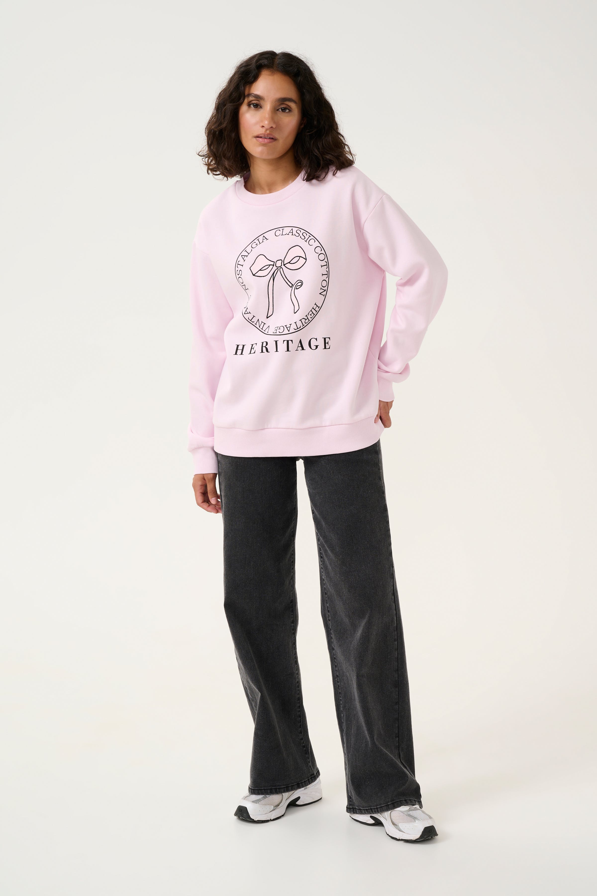 KAellen Sweatshirt LOOKBOOK FRONT 10509447-133405