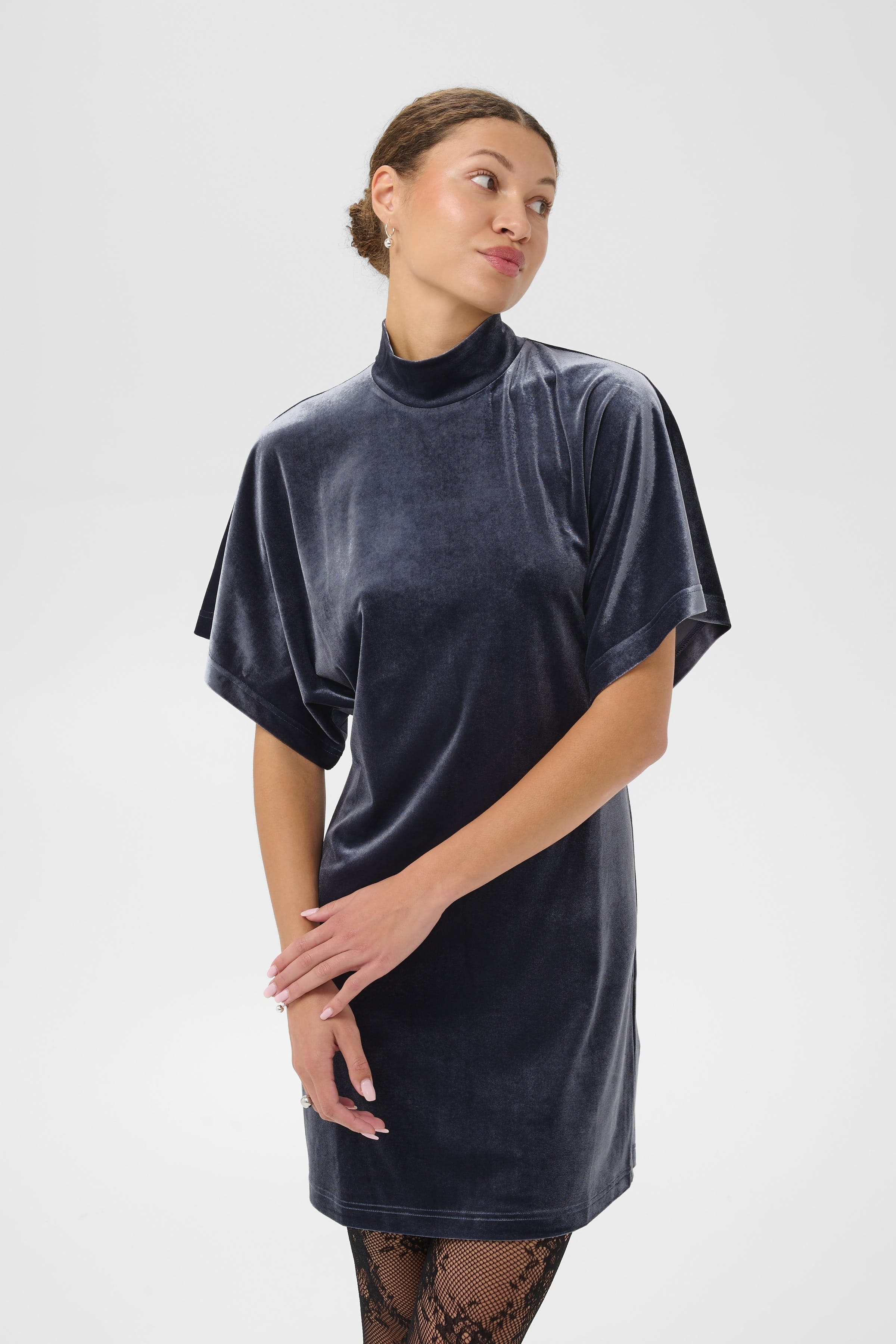 KAjenny Velurkjole LOOKBOOK FRONT 10512549-193927