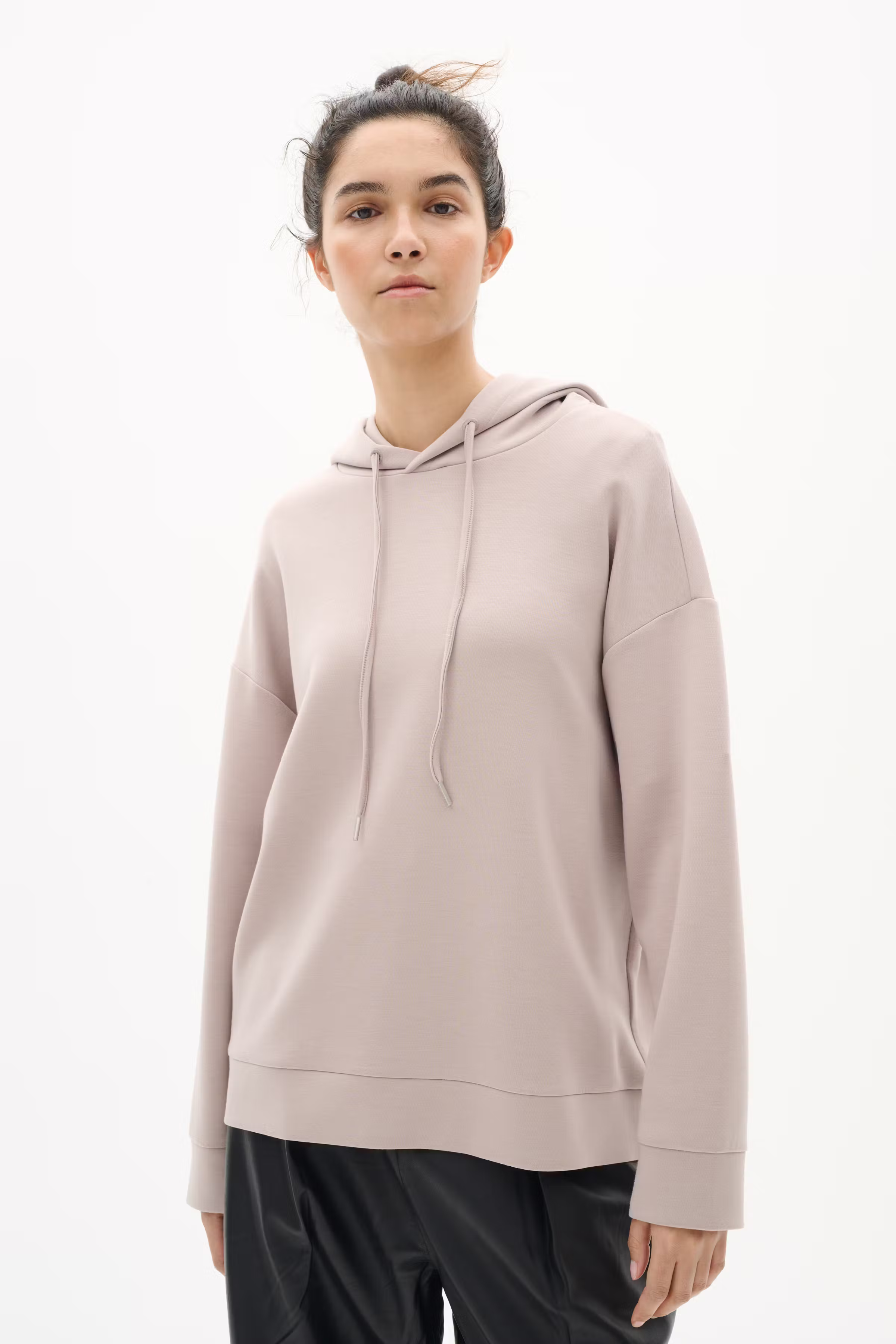 AnniehIW Sweatshirt LOOKBOOK FRONT 30110205-161406