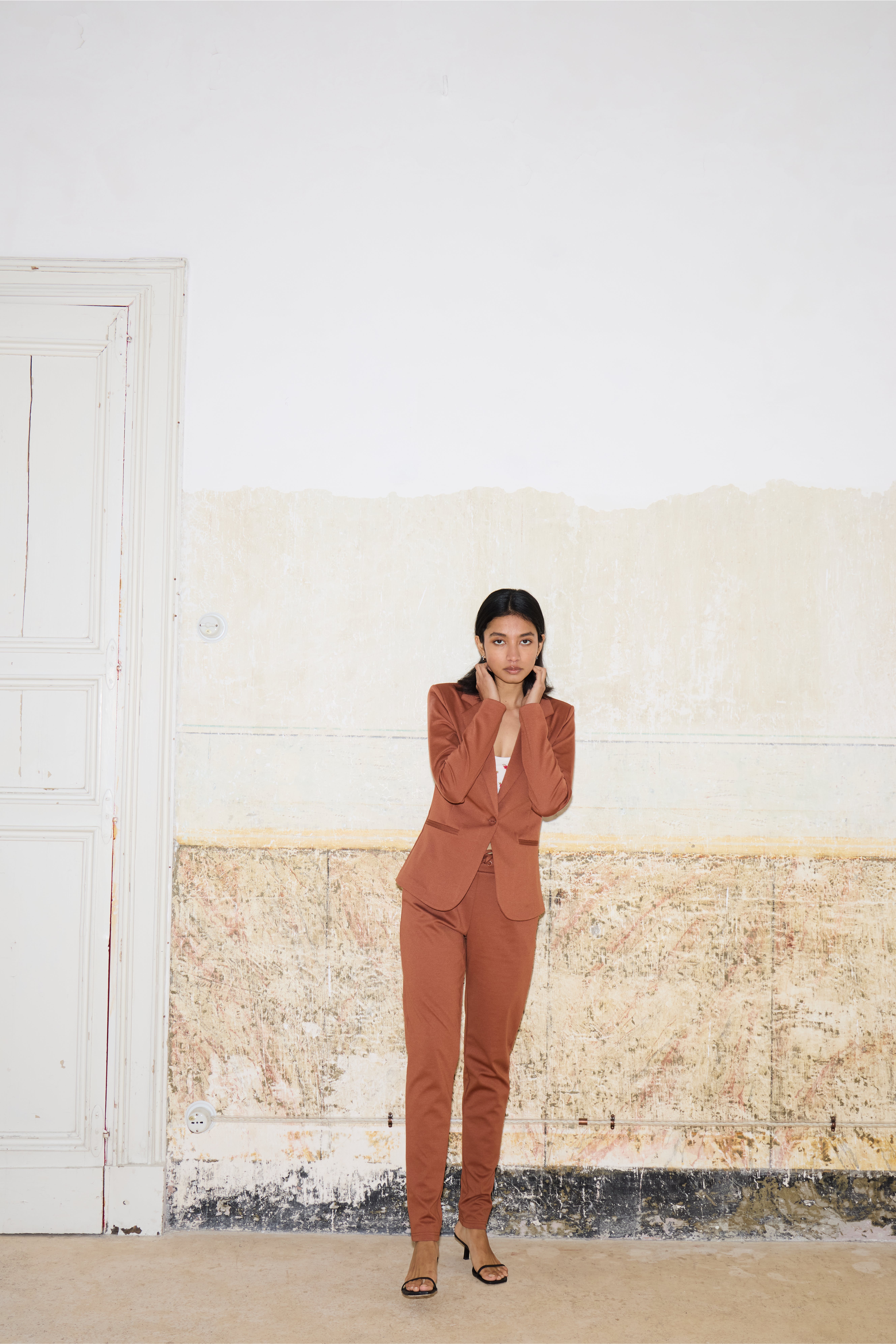 IHKATE Trousers LOCATION NONE 20105036-181242