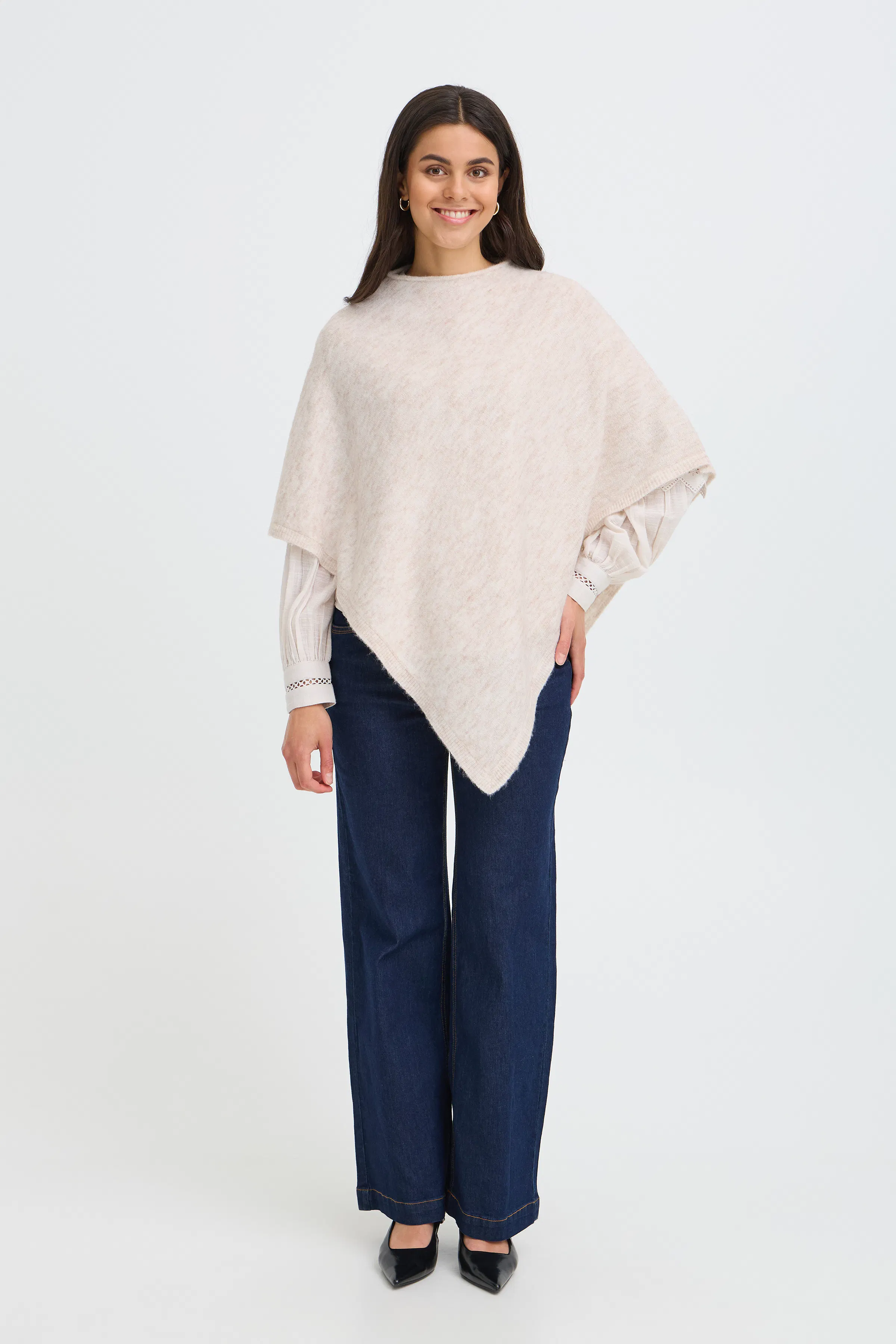 FRSANNY Poncho LOOKBOOK FRONT 20615041-1304011