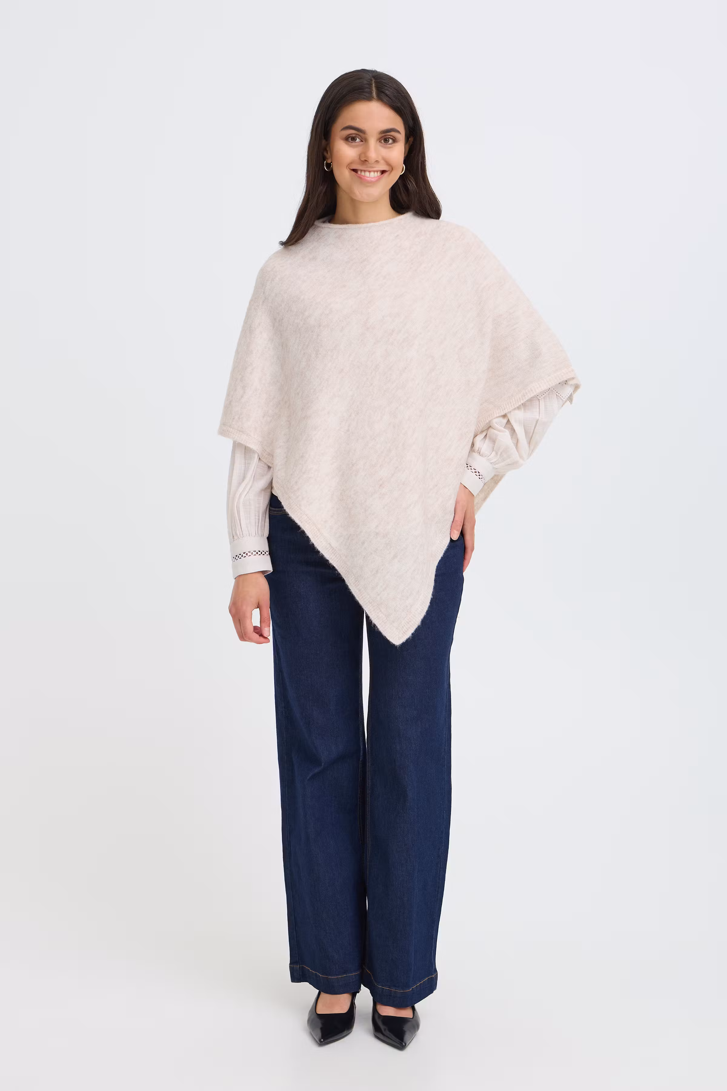 FRSANNY Poncho LOOKBOOK FRONT 20615041-1304011