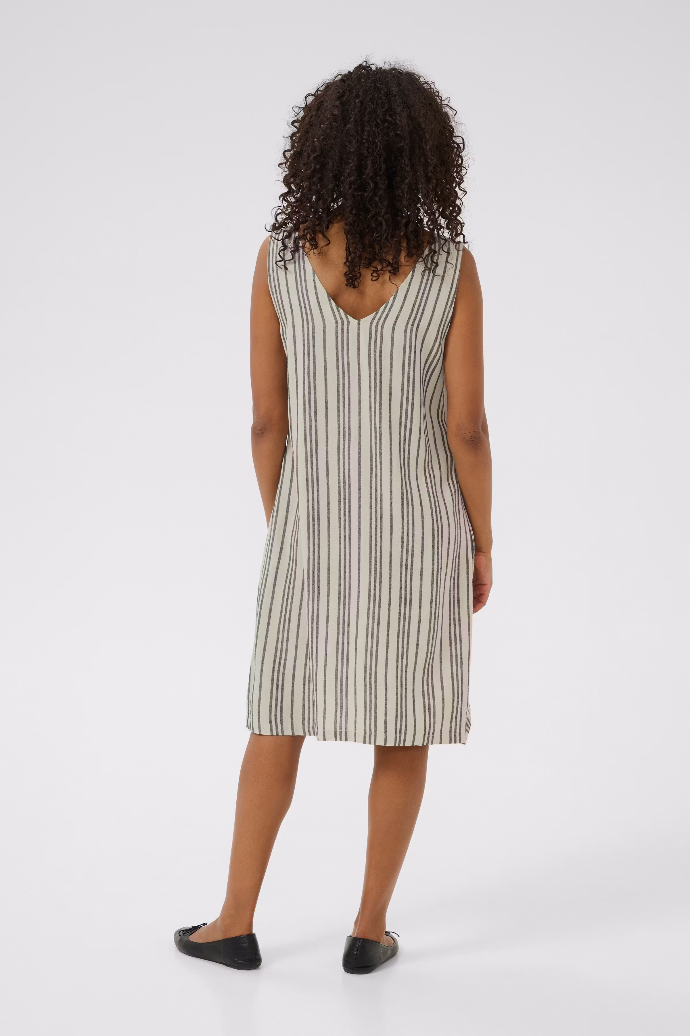 KAmilia Kleid LOOKBOOK BACK 10509690-107124