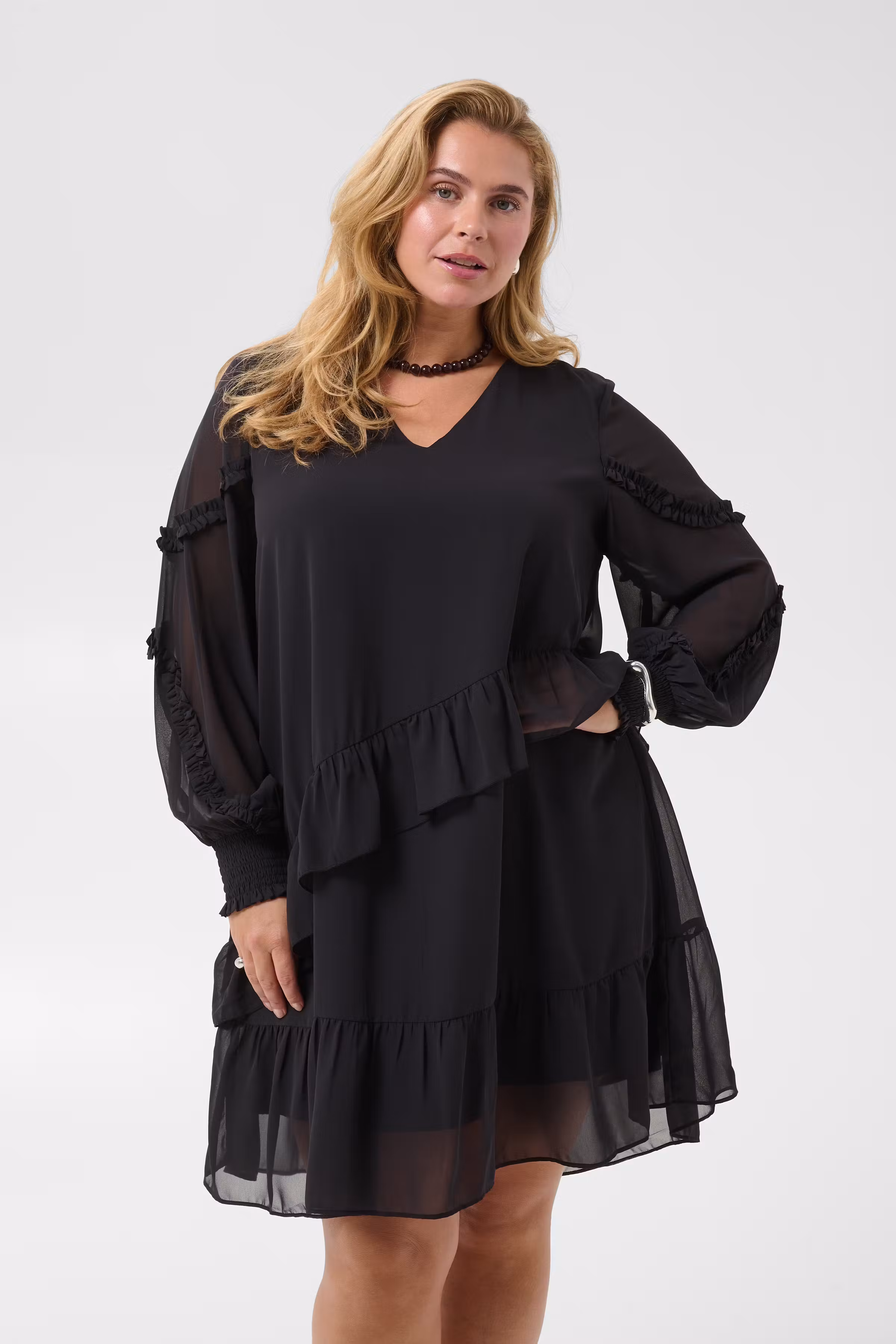 KCnaelle Kjole LOOKBOOK FRONT 10584508-100121