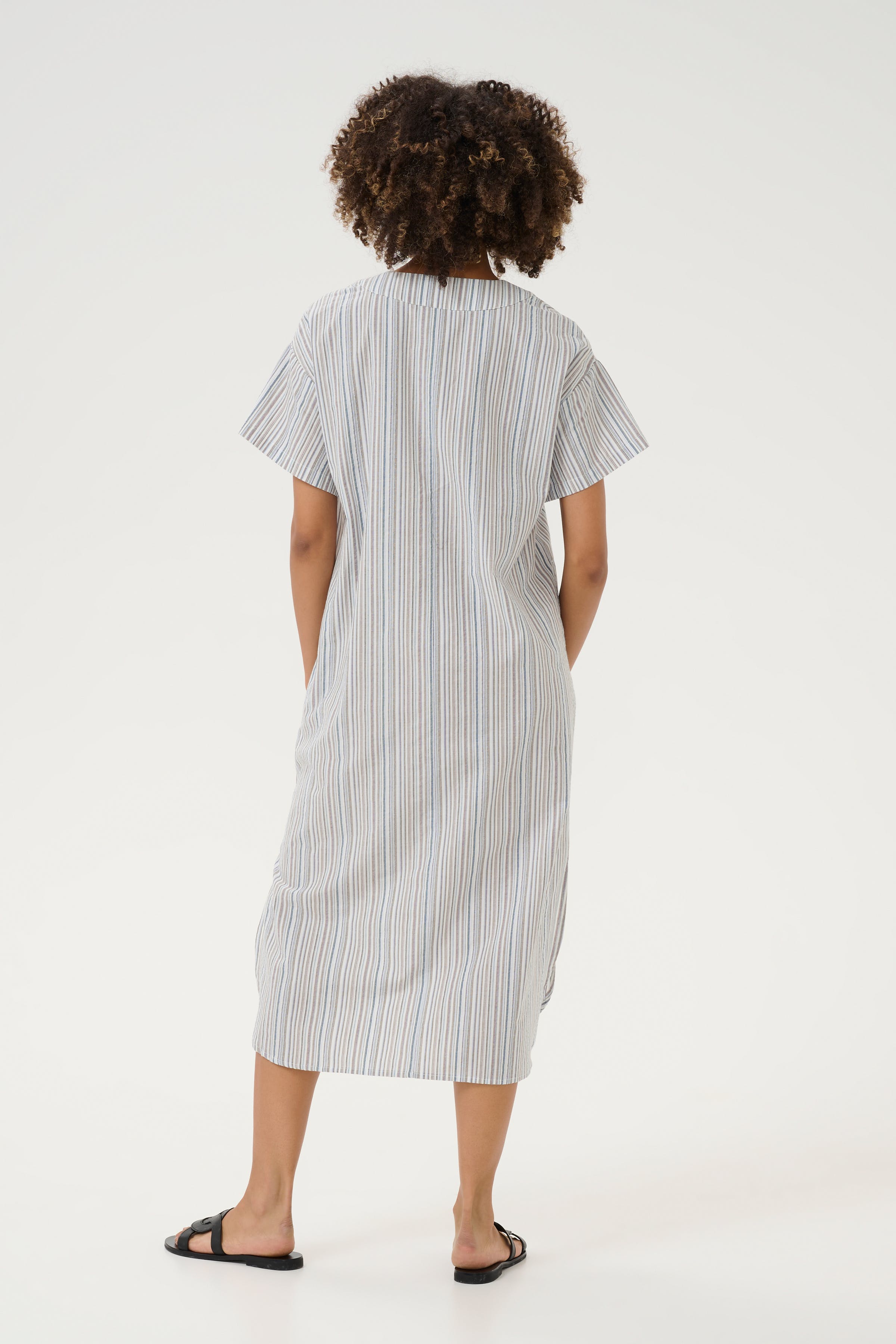 CUtwila Dress LOOKBOOK BACK 50111887-107645