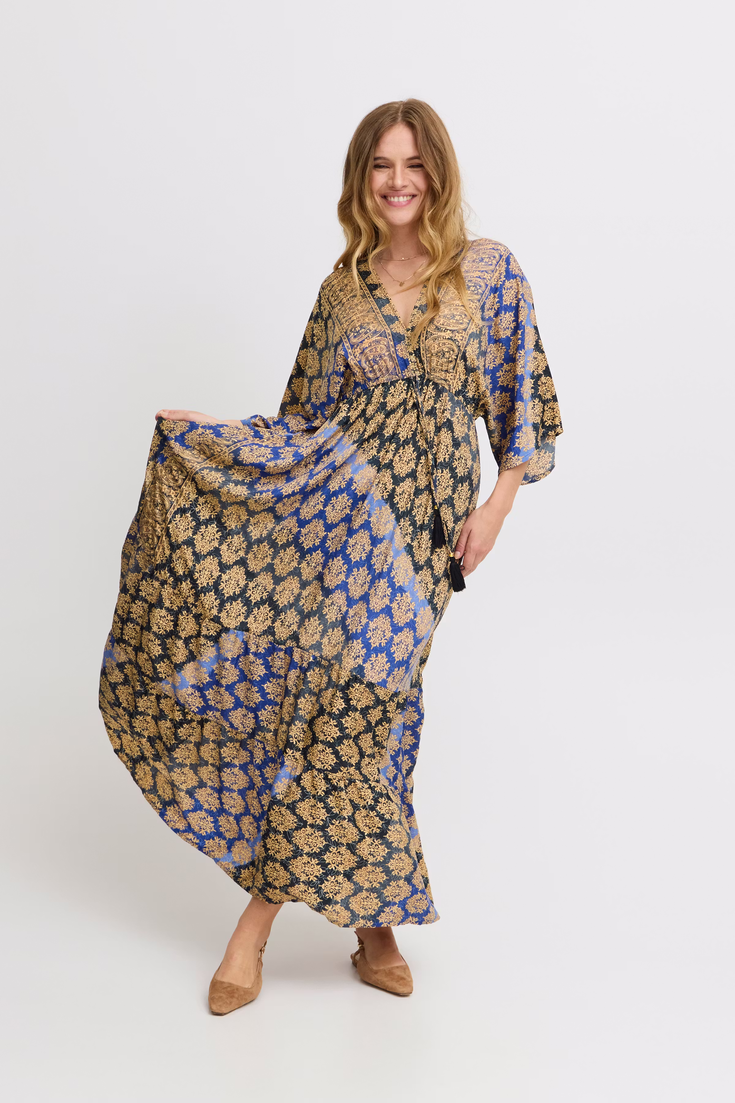 SBABEL Kjole LOOKBOOK FRONT 22100516-193923