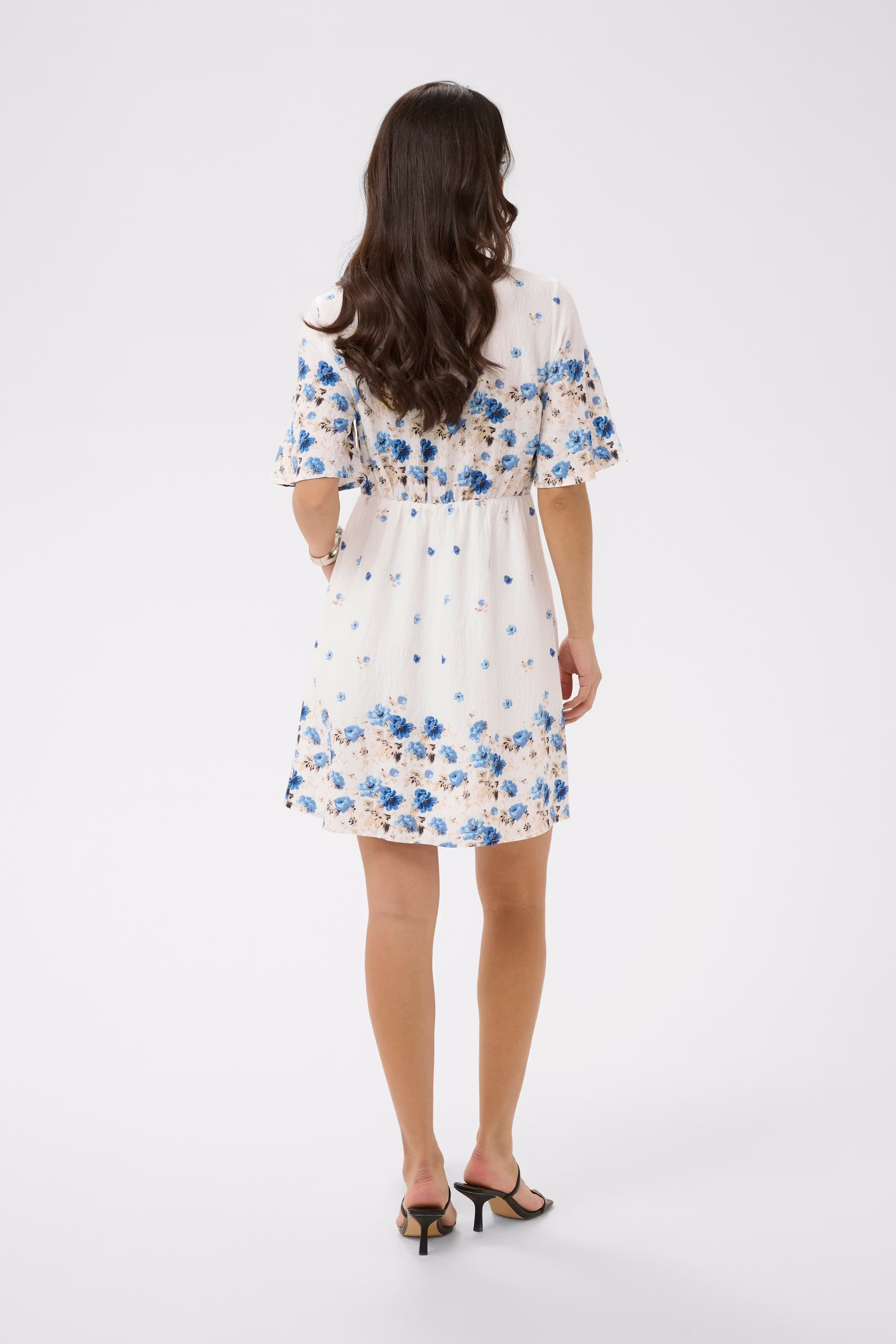 KArosine Kleid LOOKBOOK BACK 10511833-109777