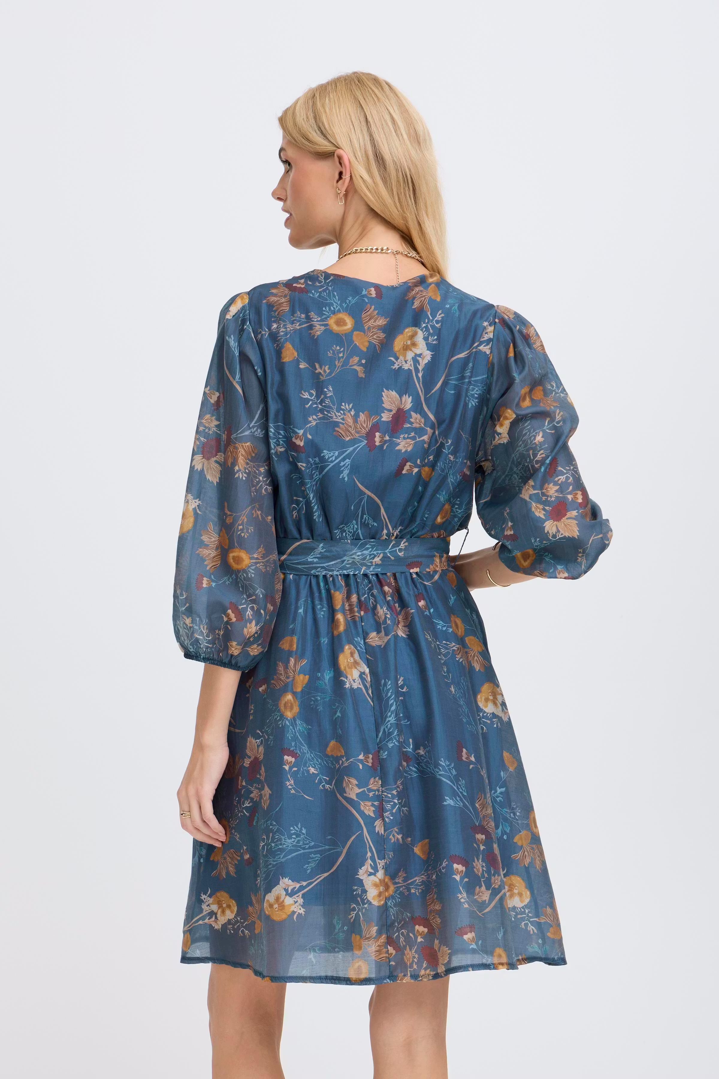 SBLEYIA Kjole LOOKBOOK BACK 22101066-173912