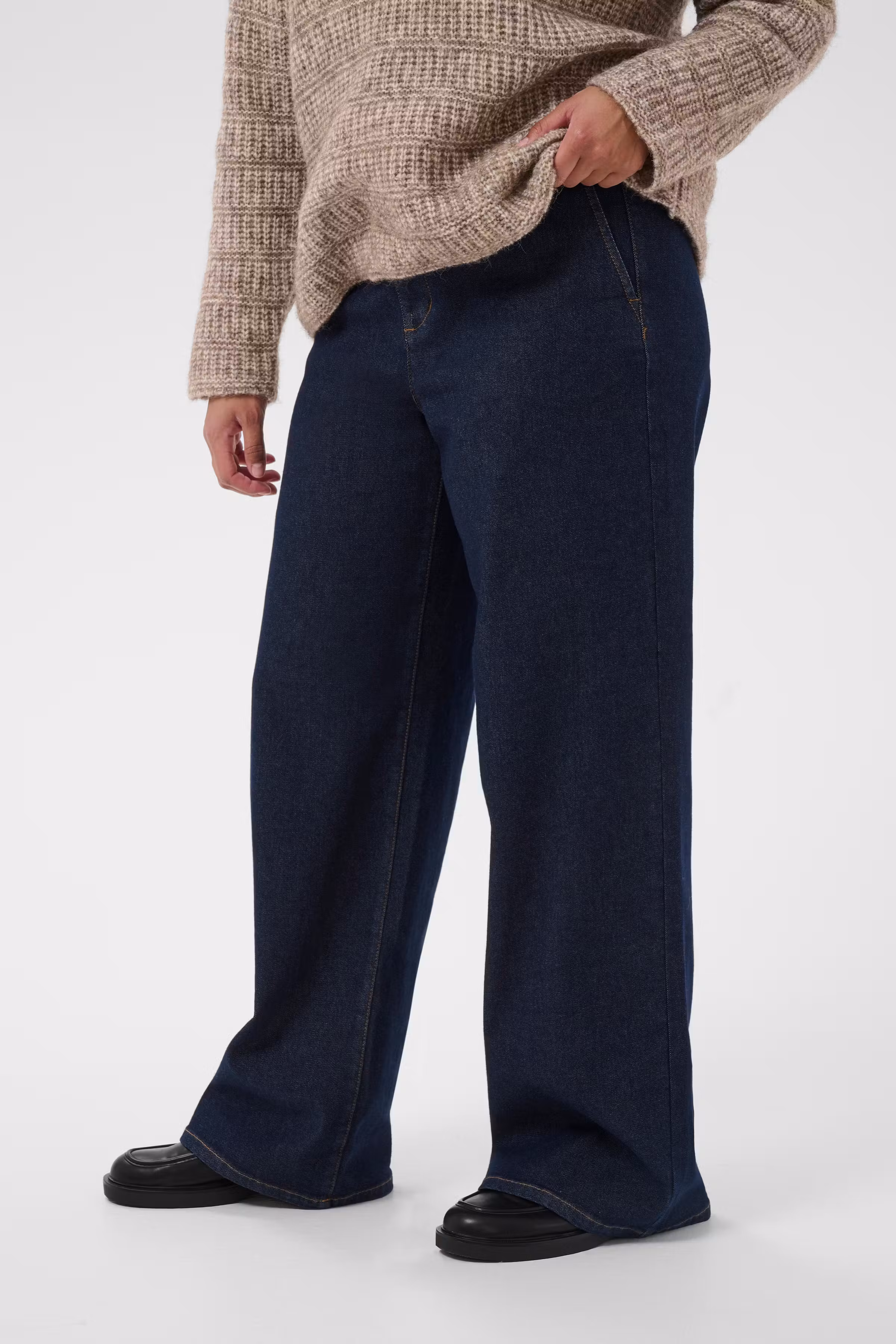 KChailey Jeans LOOKBOOK FRONT 10584554-109824