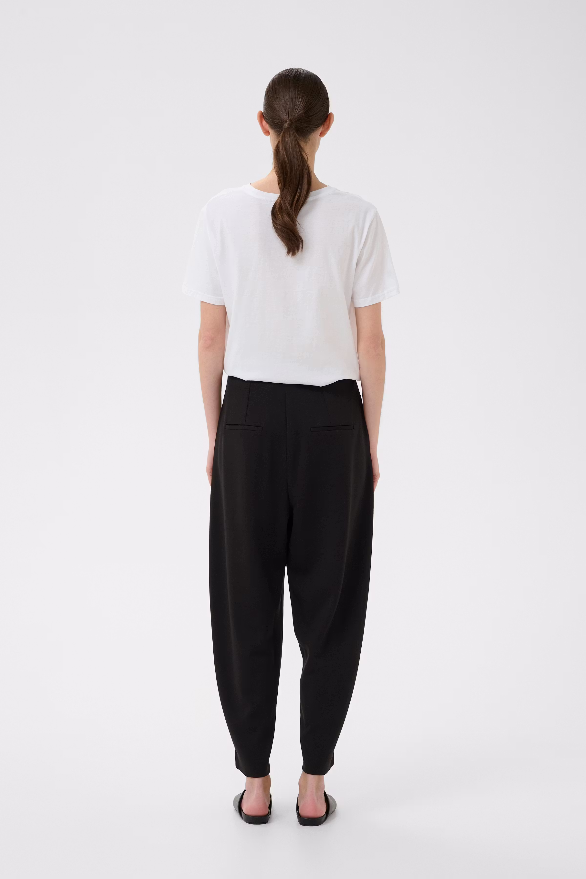 PannieIW Hose LOOKBOOK BACK 30109192-194008