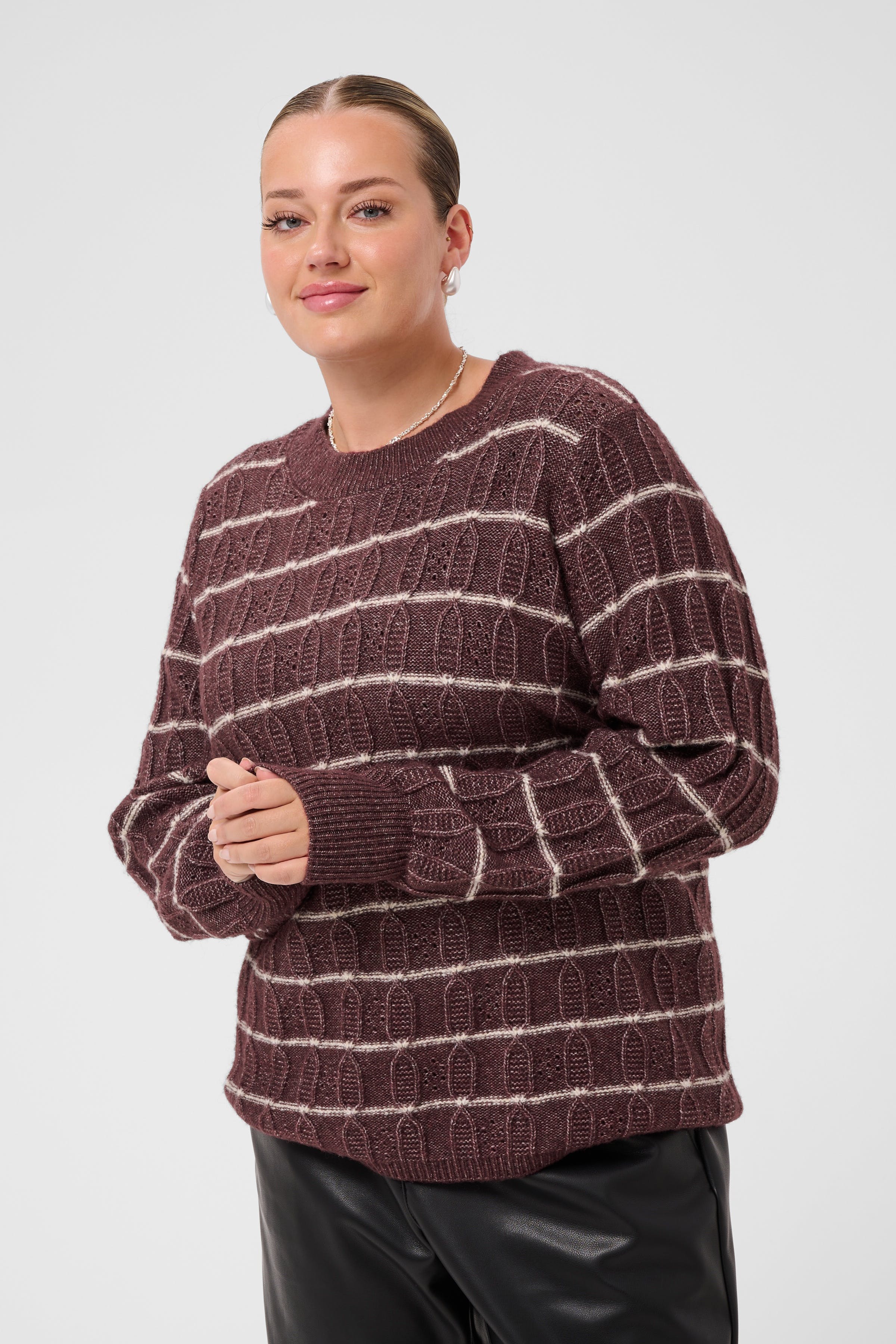 KCsigna Pullover LOOKBOOK FRONT 10584436-109996