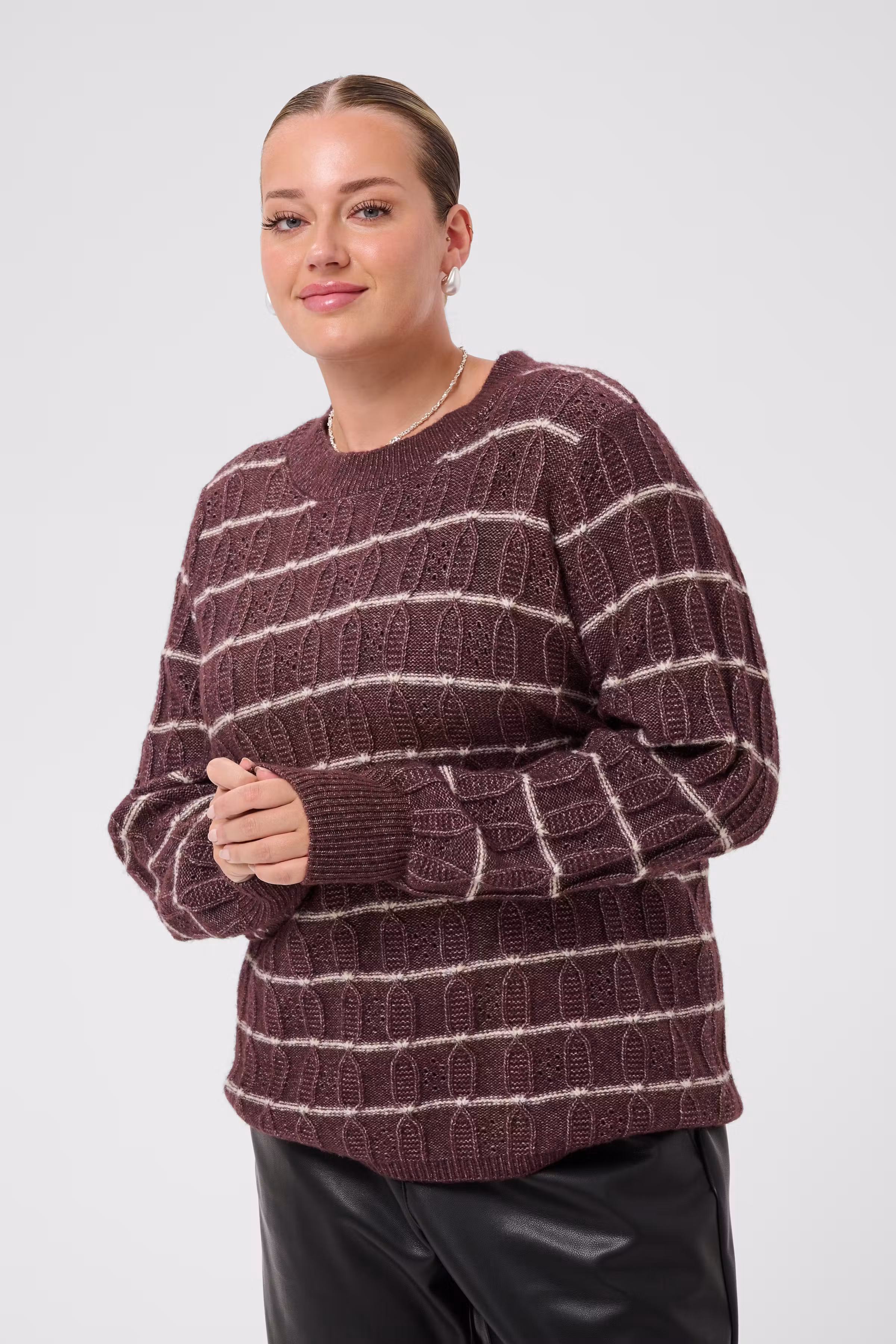 KCsigna Pullover LOOKBOOK FRONT 10584436-109996