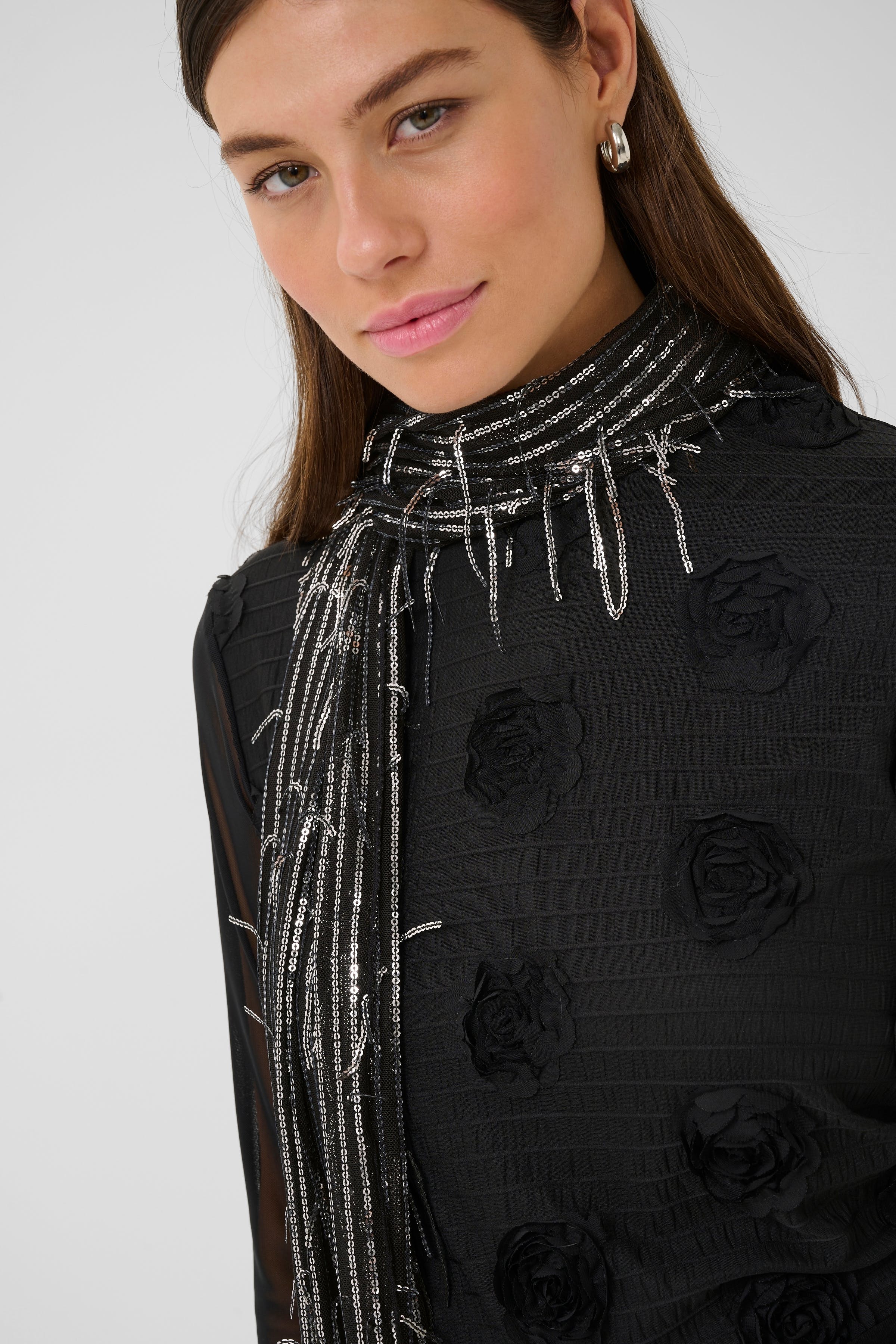 CUbling Sequin scarf LOOKBOOK DETAIL 50112542-500003