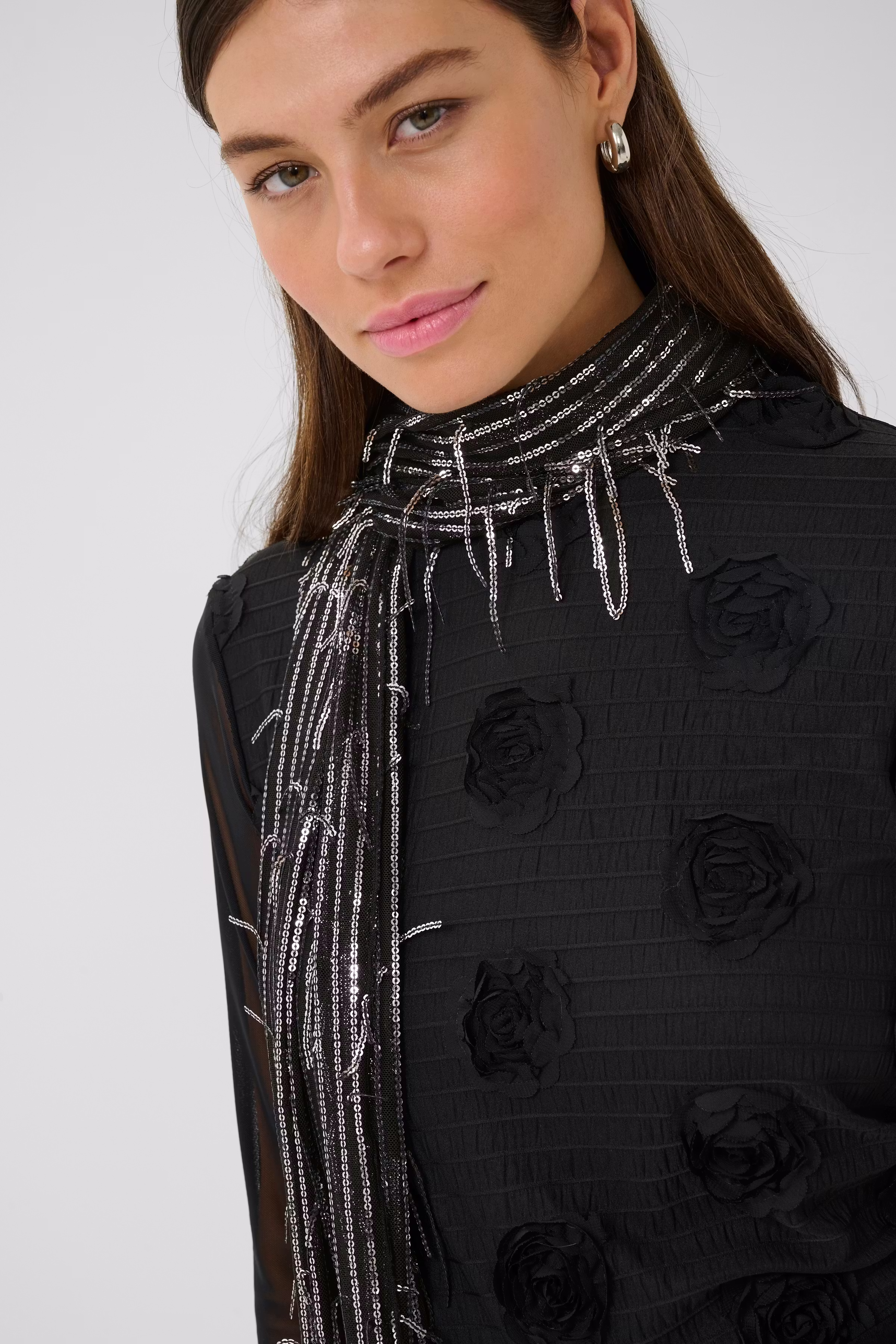 CUbling Sequin scarf LOOKBOOK DETAIL 50112542-500003