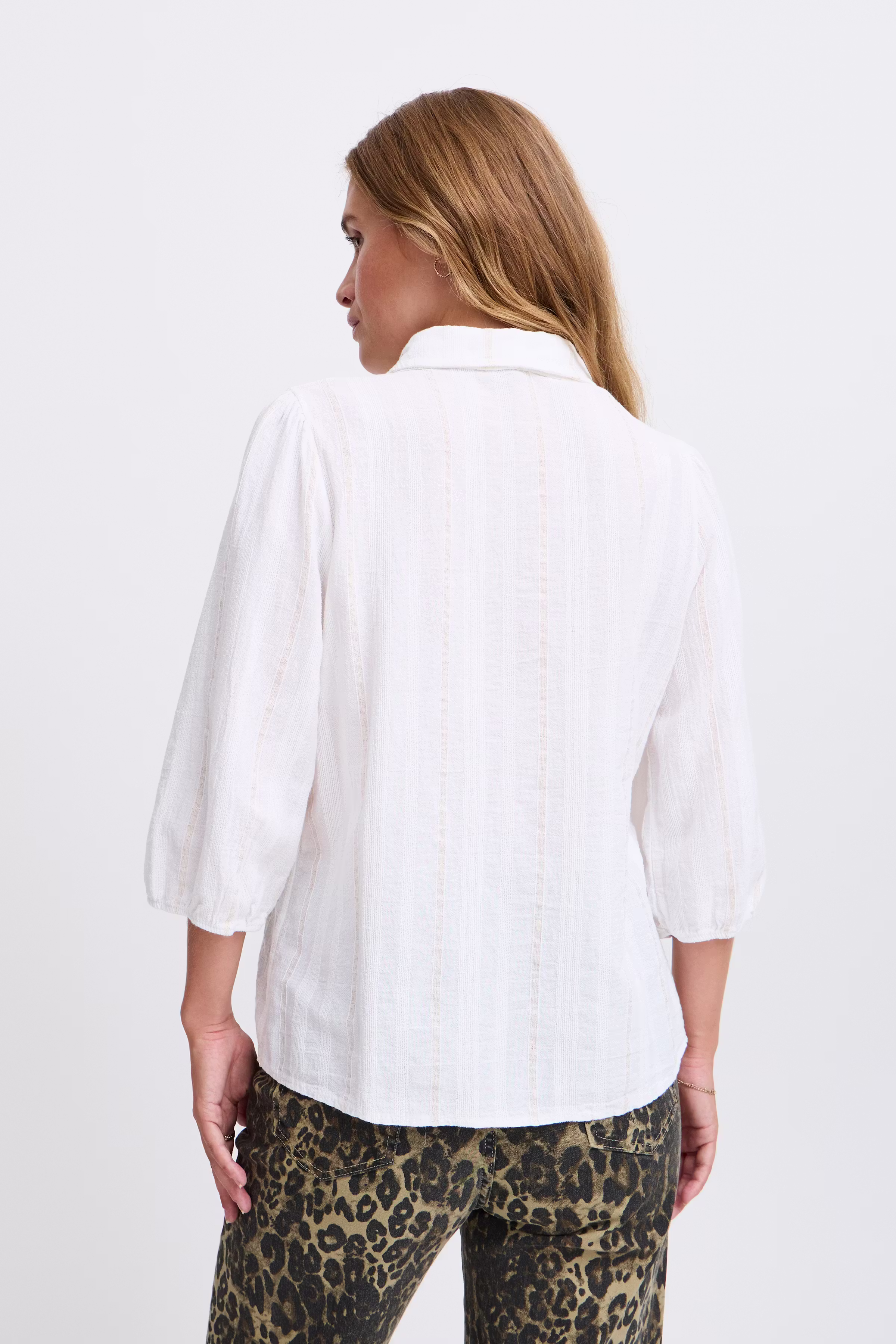 SBGONYA Bluse LOOKBOOK BACK 22100737-110602