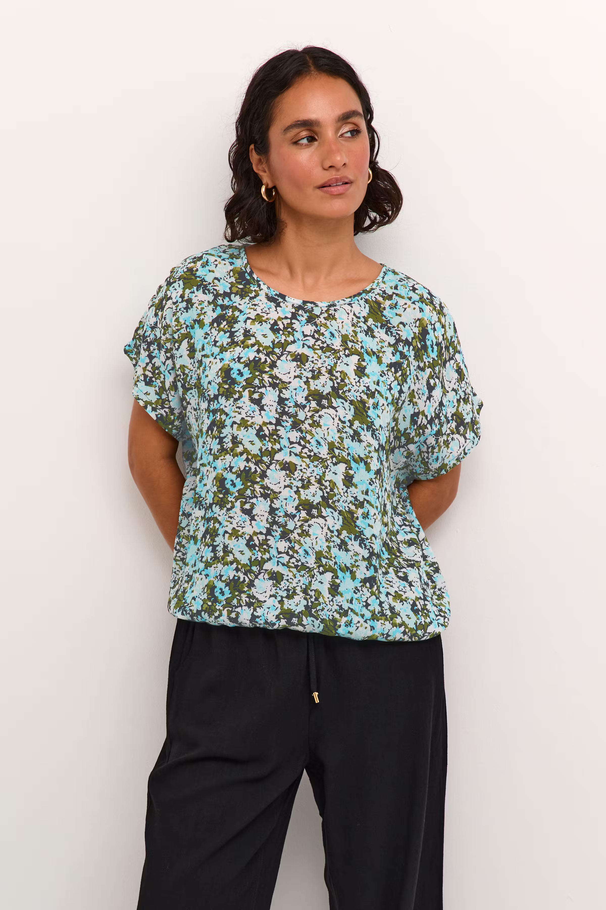 KAamber Blouse LOOKBOOK FRONT 10508257-105802