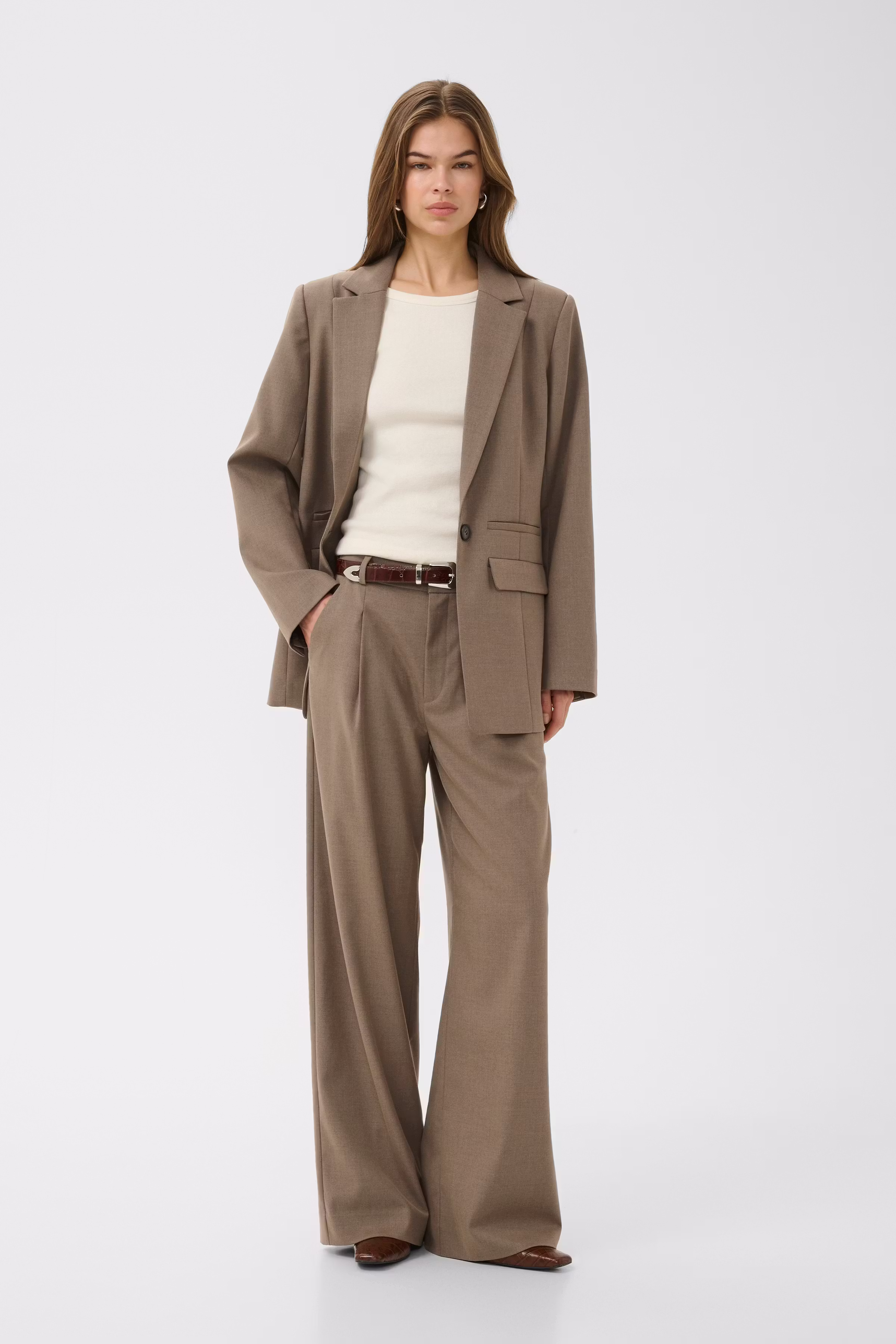 GZpaula Blazer LOOKBOOK FRONT 10910914-106856