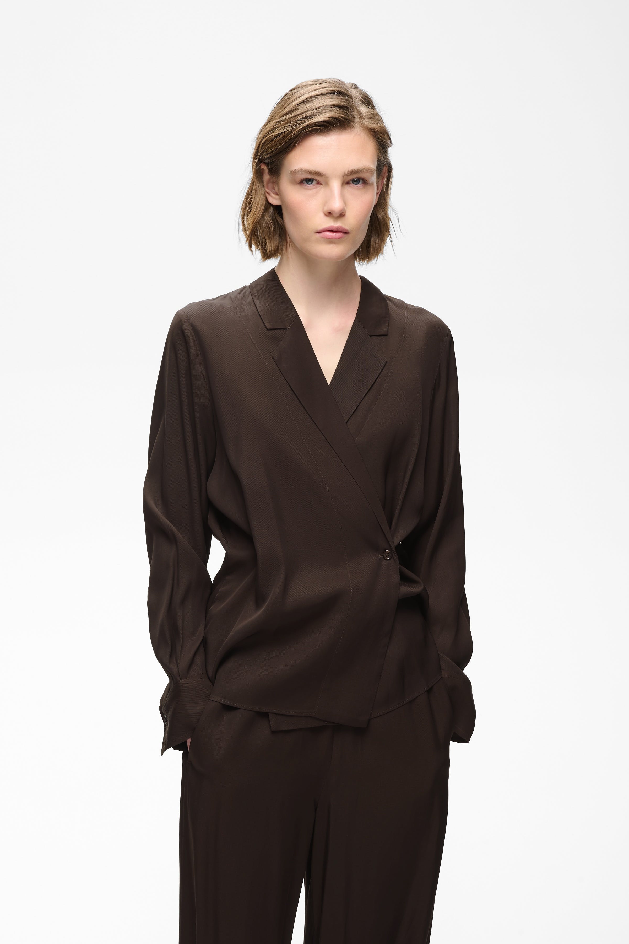 MERYLIW Blus LOOKBOOK FRONT 30112842-191109