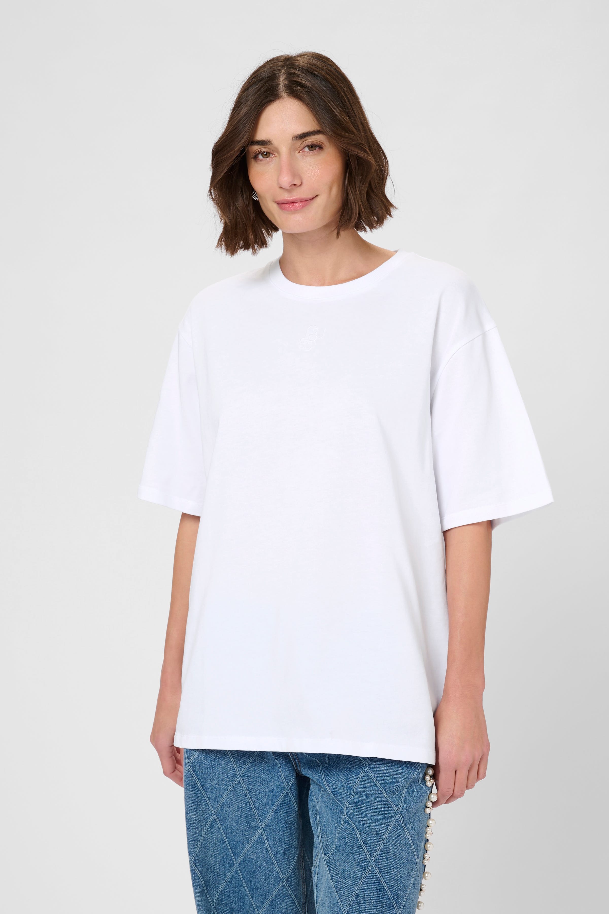 CUdavina Oversized t-shirt LOOKBOOK FRONT 50112304-500069
