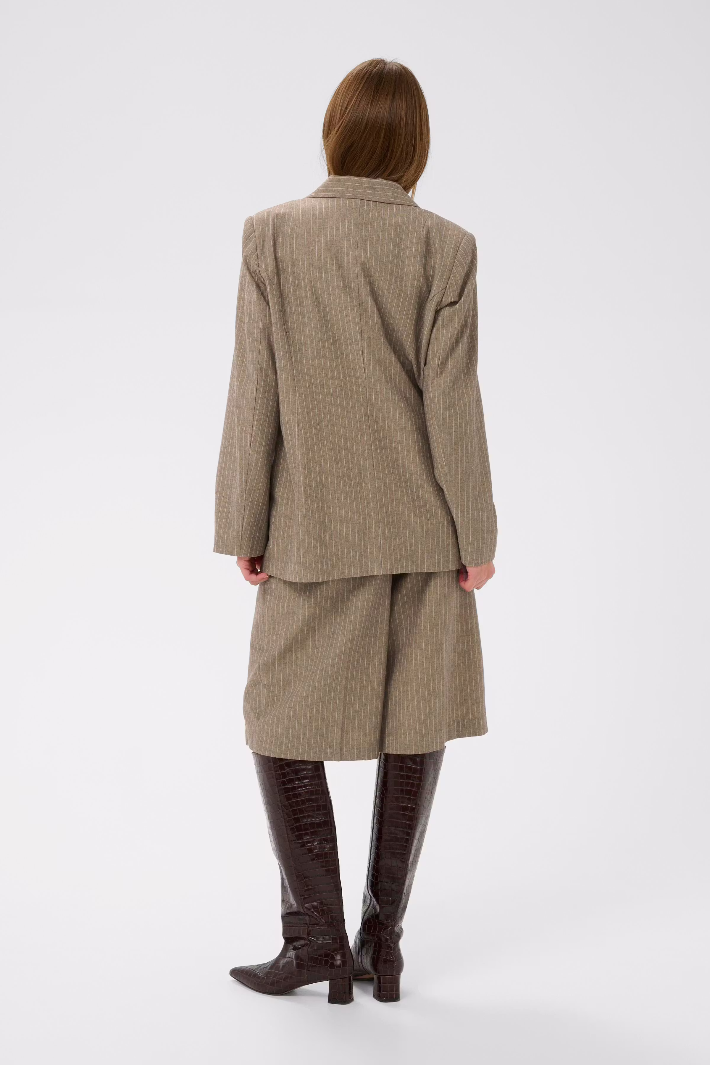 SLGinevra Shorts LOOKBOOK BACK 30409040-304684