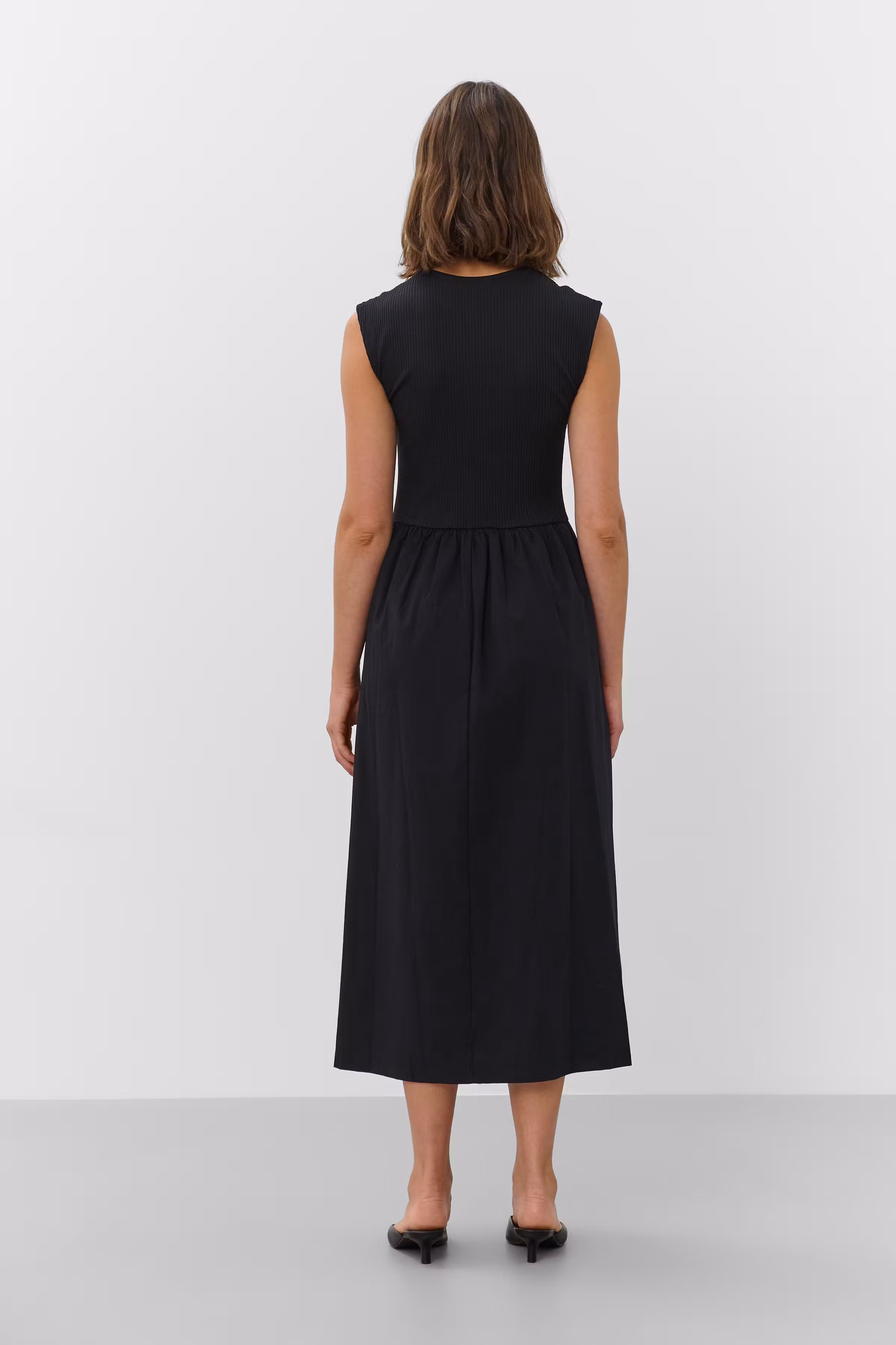 SLSimone Kleid LOOKBOOK BACK 30407490-194008
