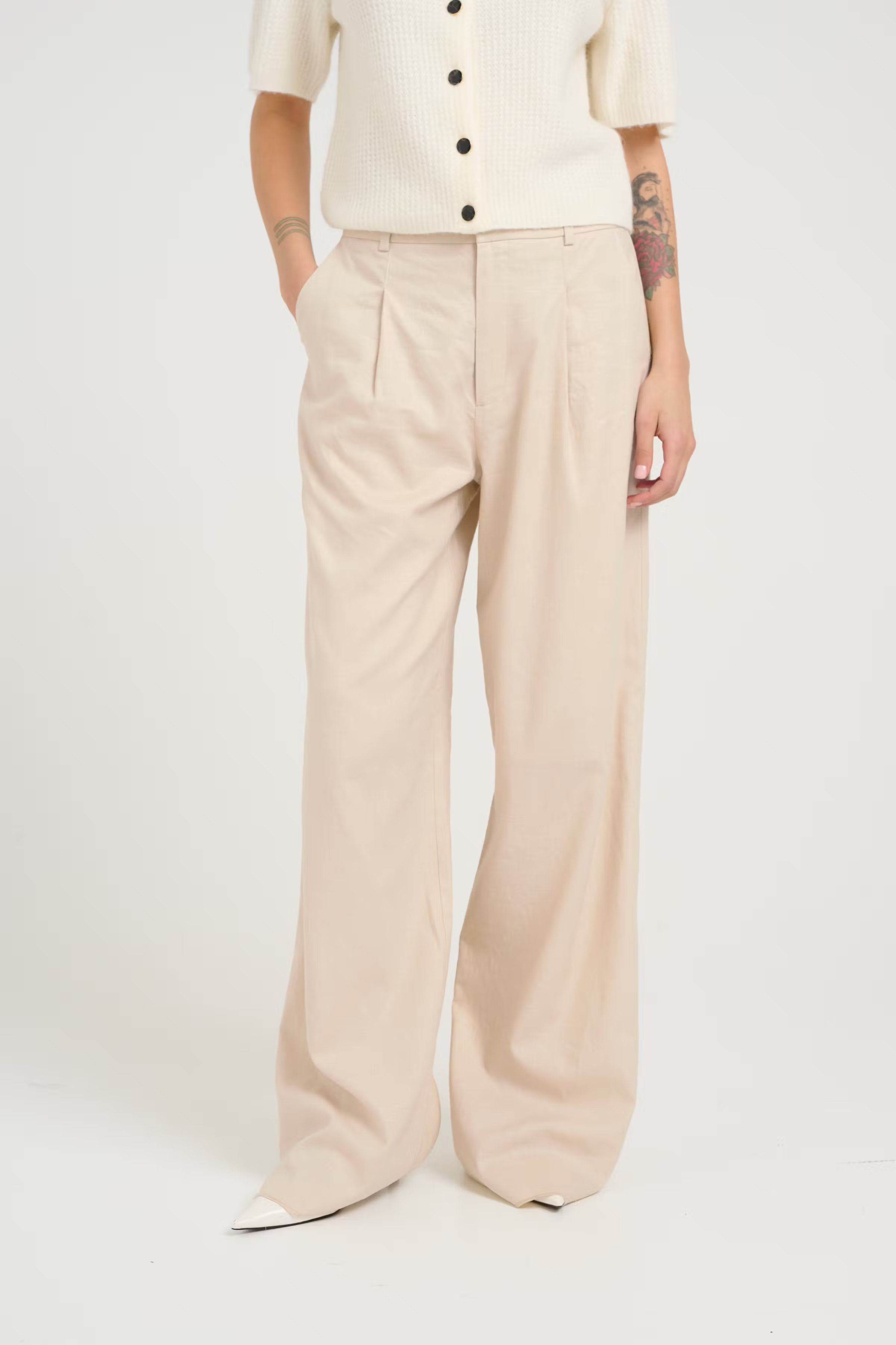 ElarahGZ Trousers LOOKBOOK FRONT 10909834-130404