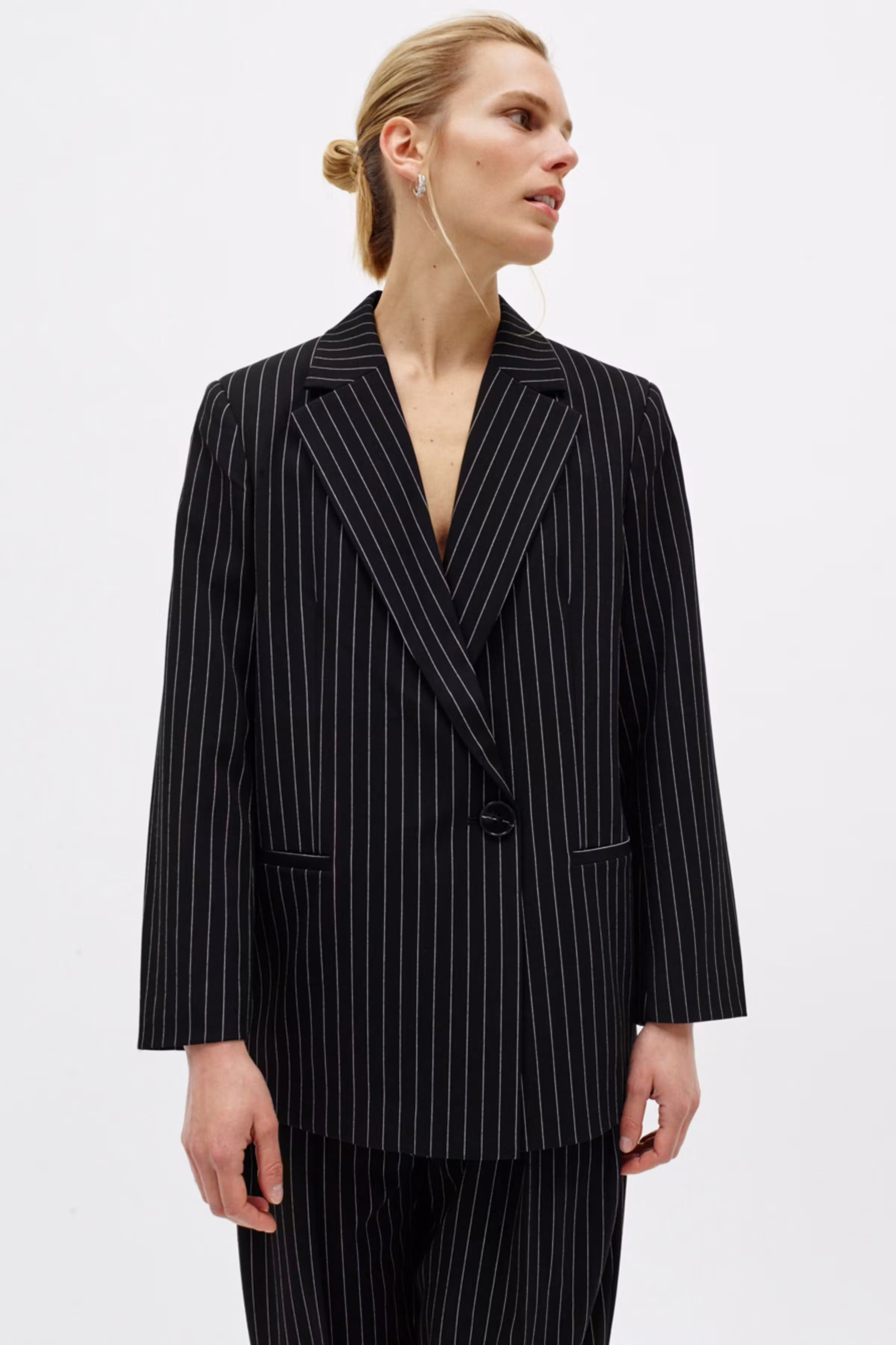 YARAHIW Blazer LOCATION NONE 30112974-194008