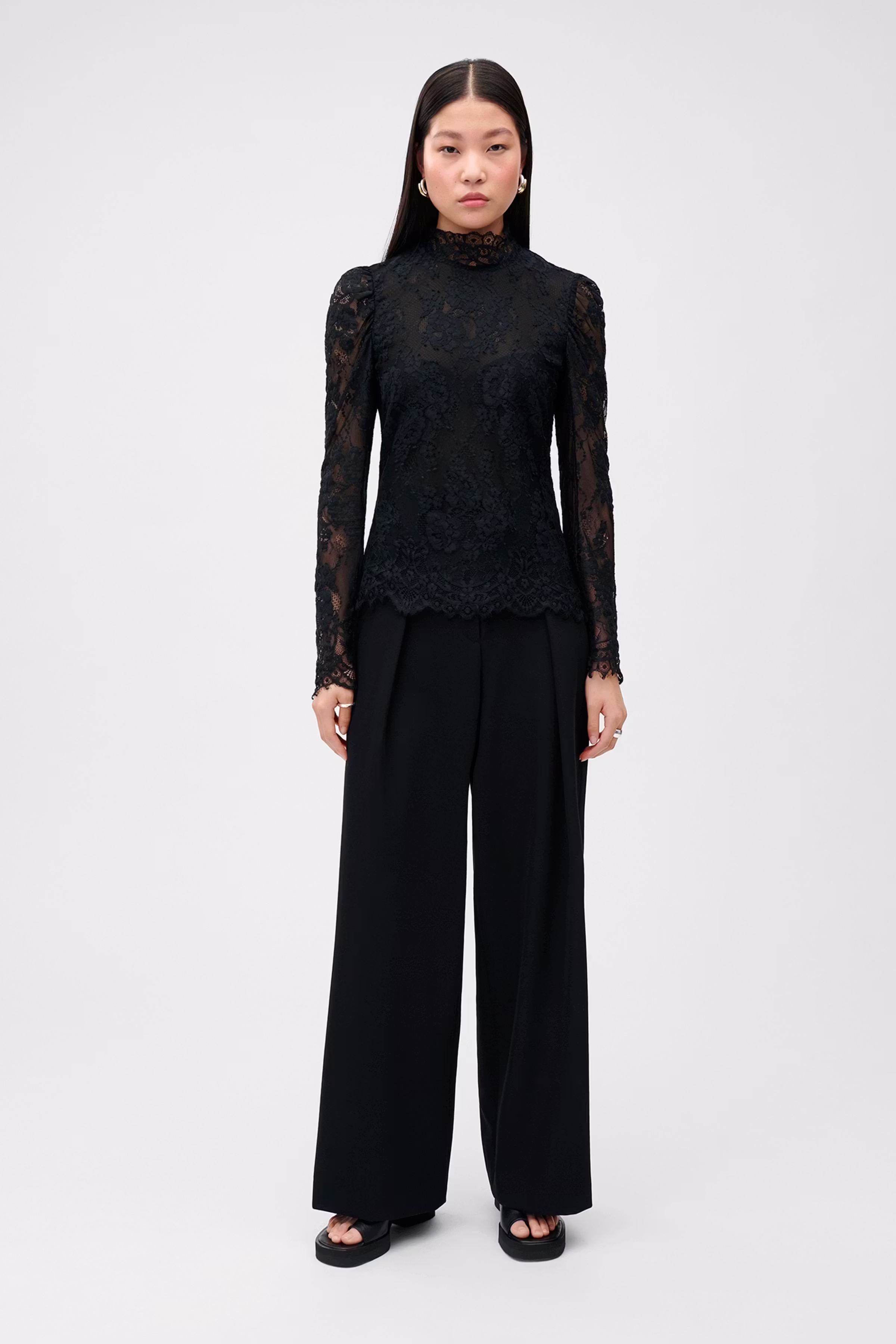 BRIHANNA Top LOOKBOOK FRONT 30600270-BK999