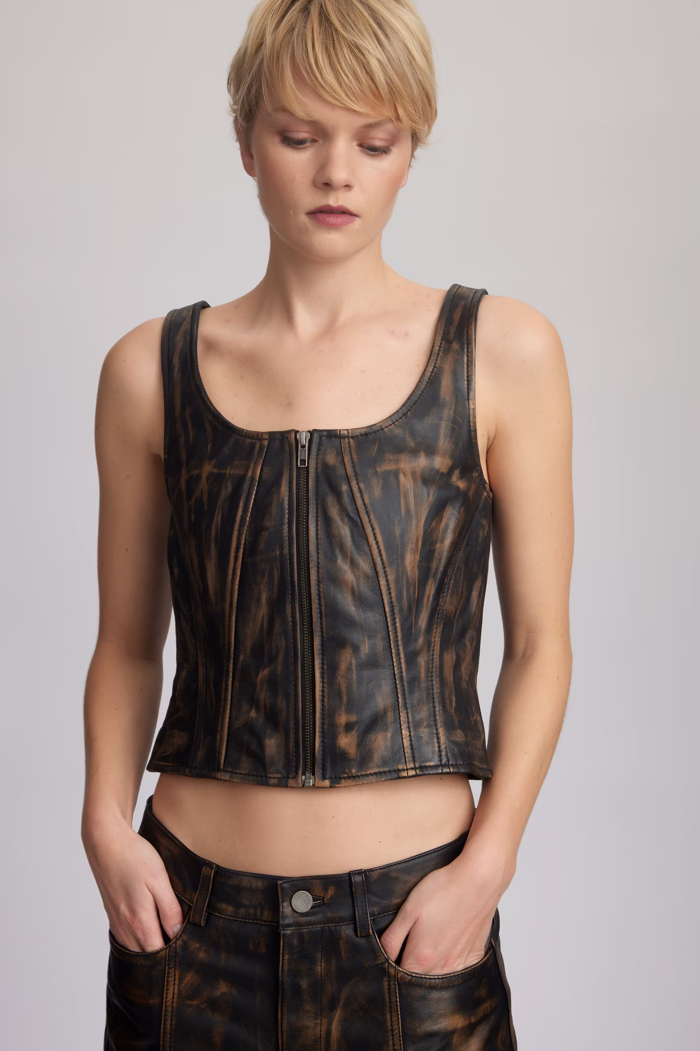 LineraGZ Leather top LOOKBOOK FRONT 10909487-106574