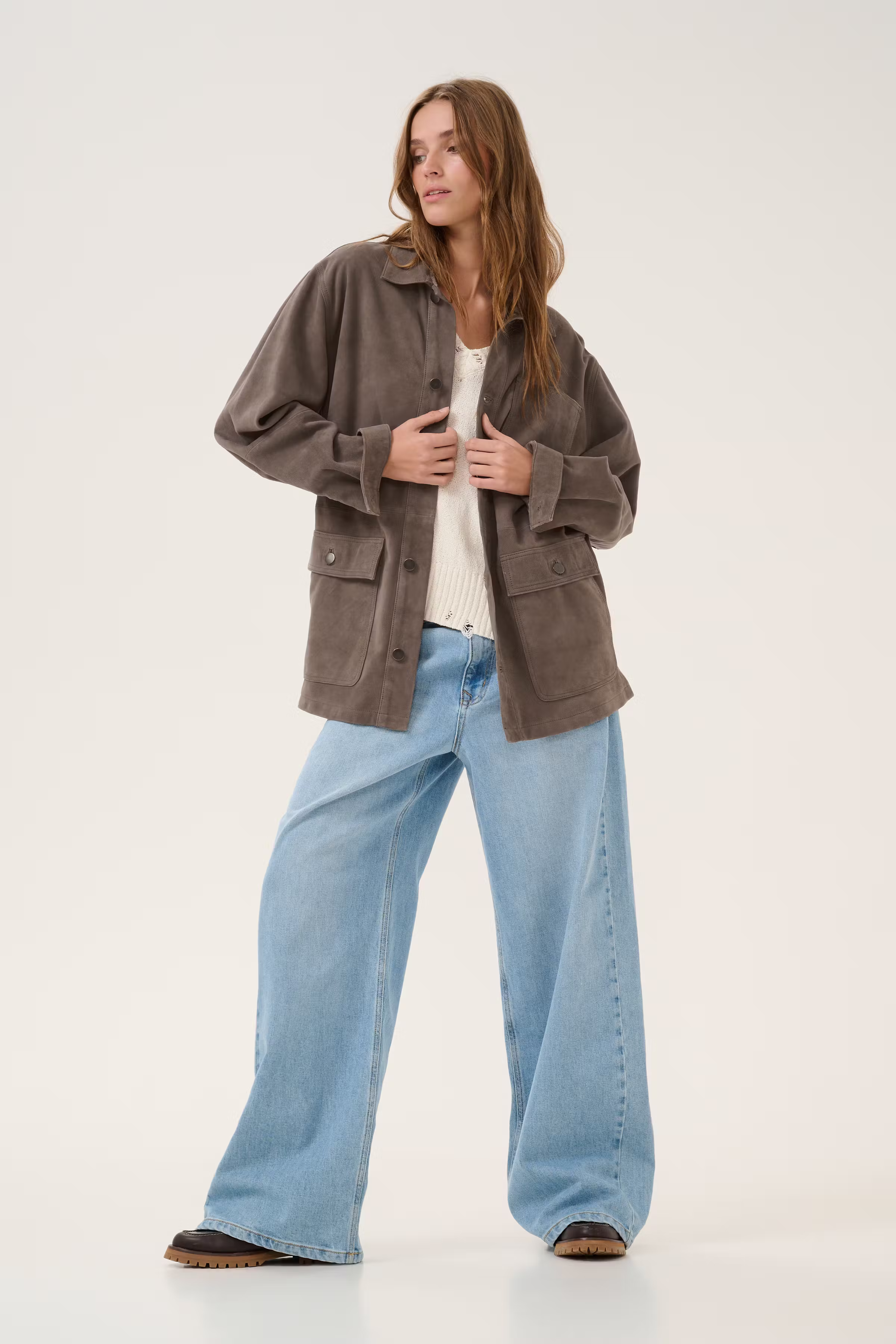 OllyMW Suède jas LOOKBOOK FRONT 10705103-190810