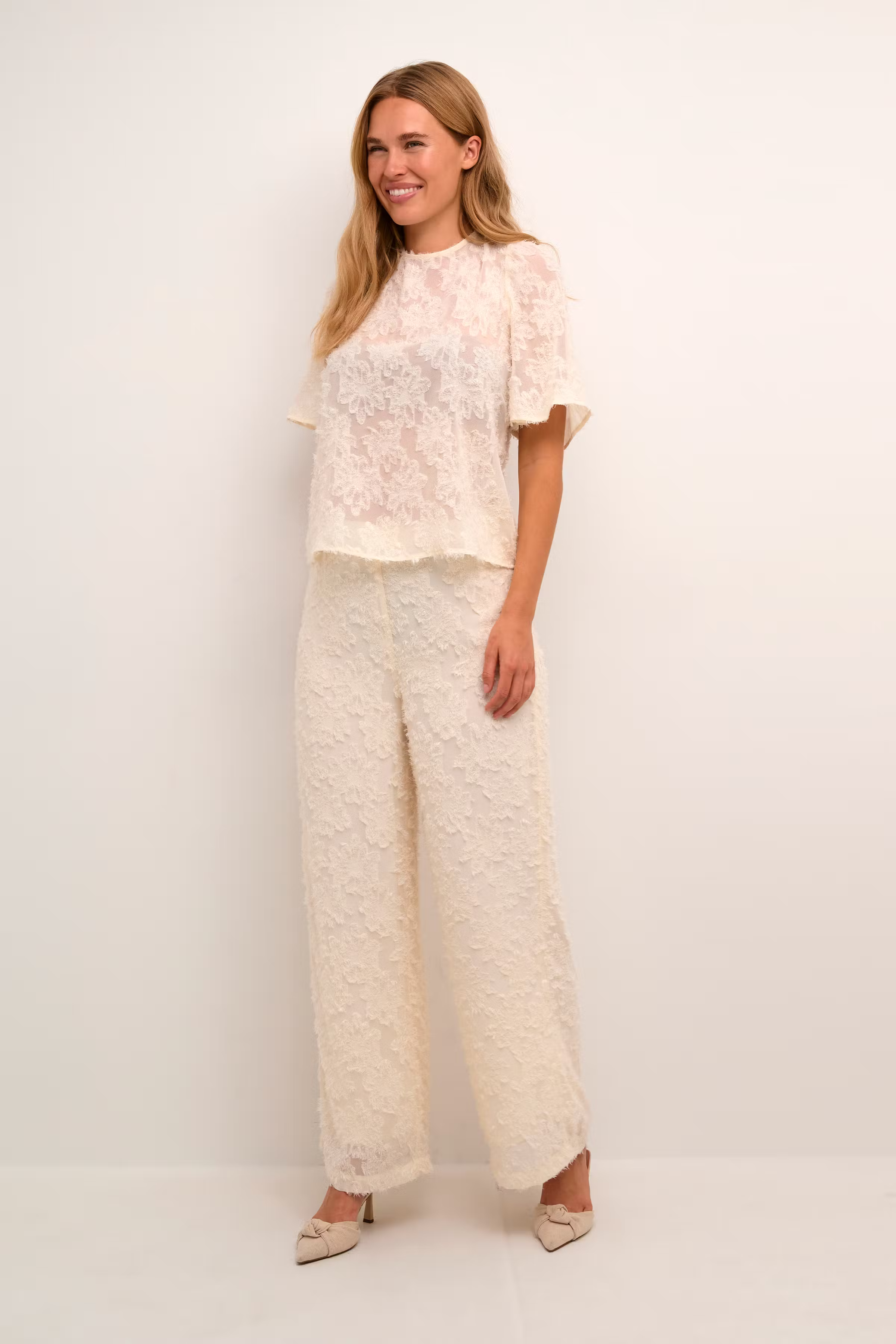 KAlina Blus LOOKBOOK FRONT 10508540-125202