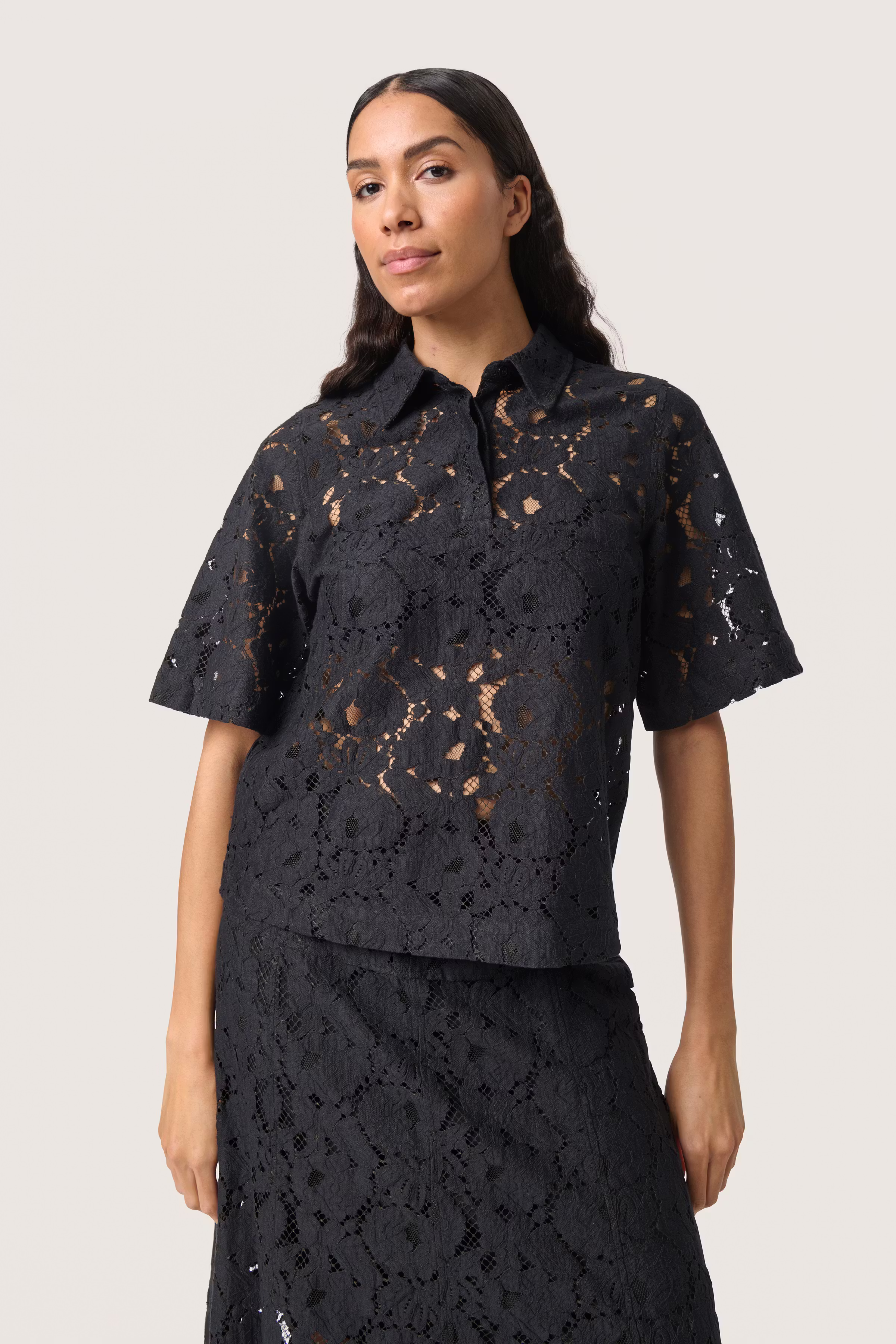 SLTaya Blouse LOOKBOOK FRONT 30408629-194008