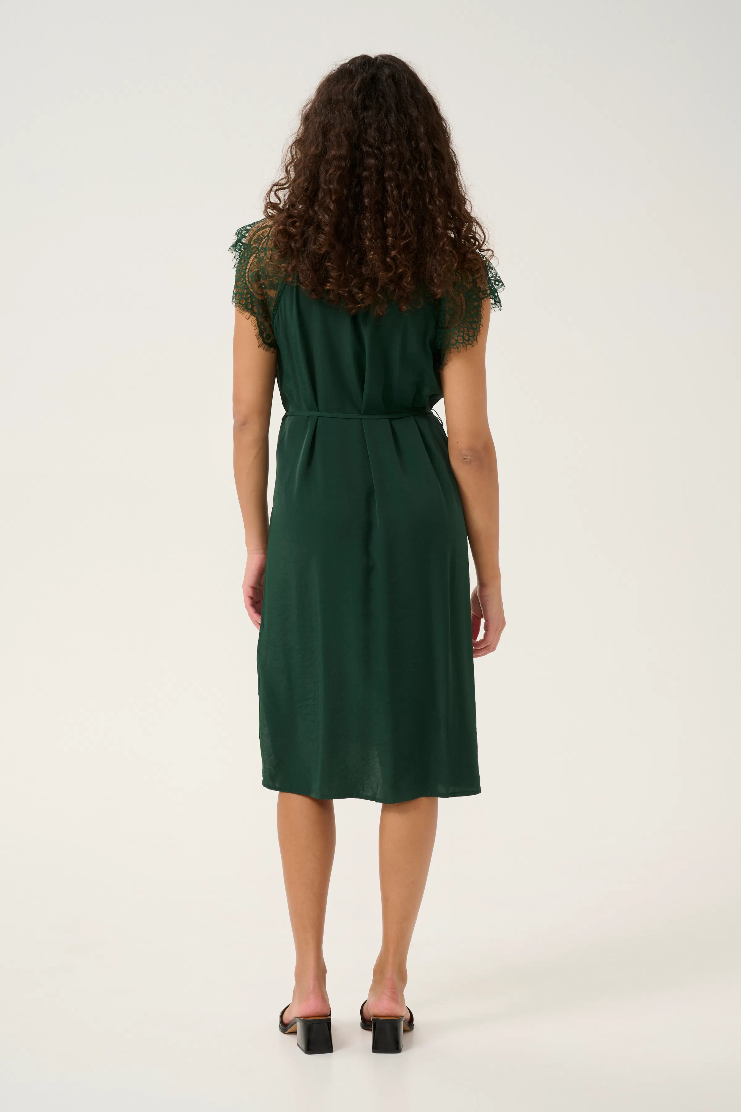 CRNola Dress LOOKBOOK BACK 10613028-195320