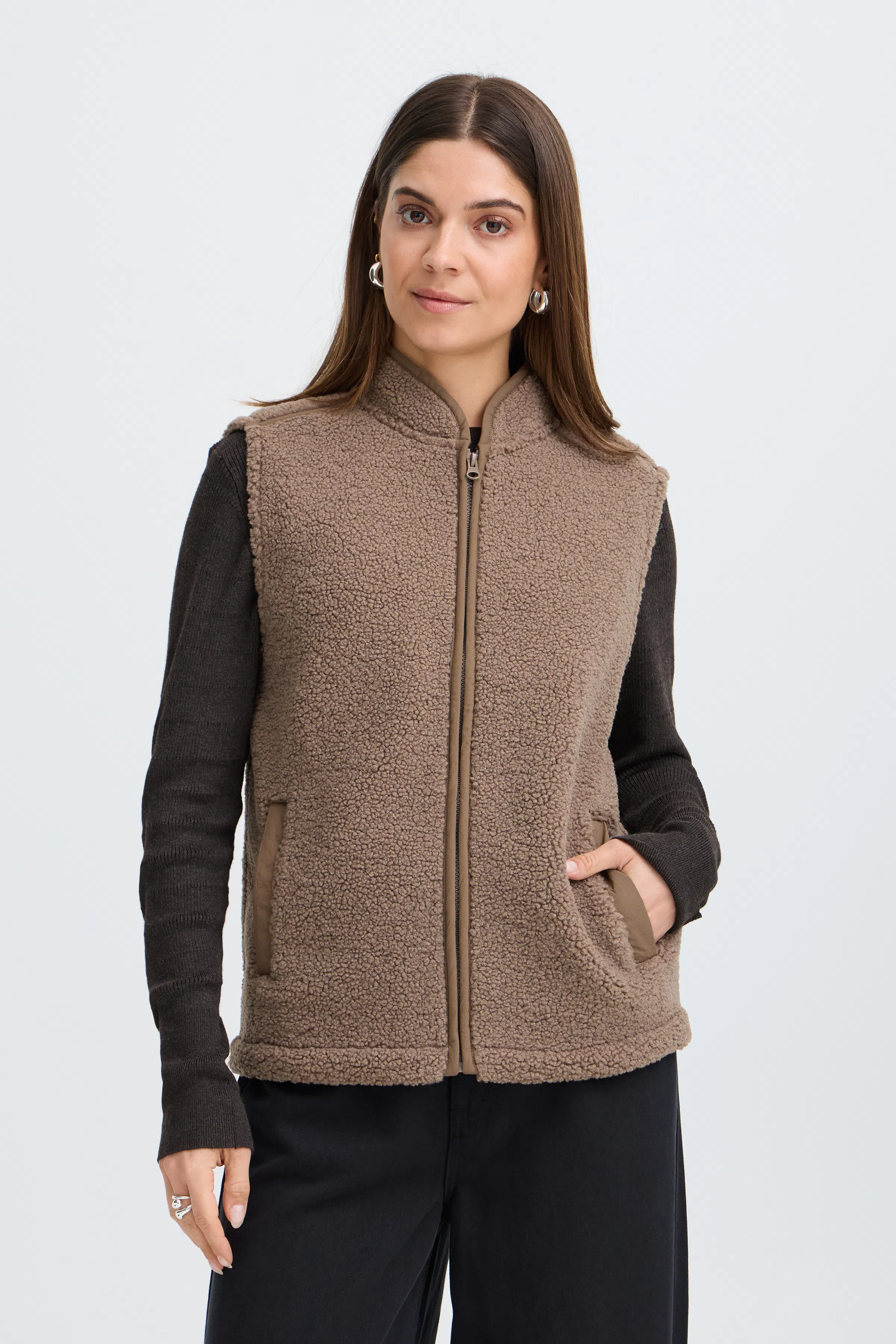 PZELENORA Waistcoat LOOKBOOK FRONT 50210861-181112
