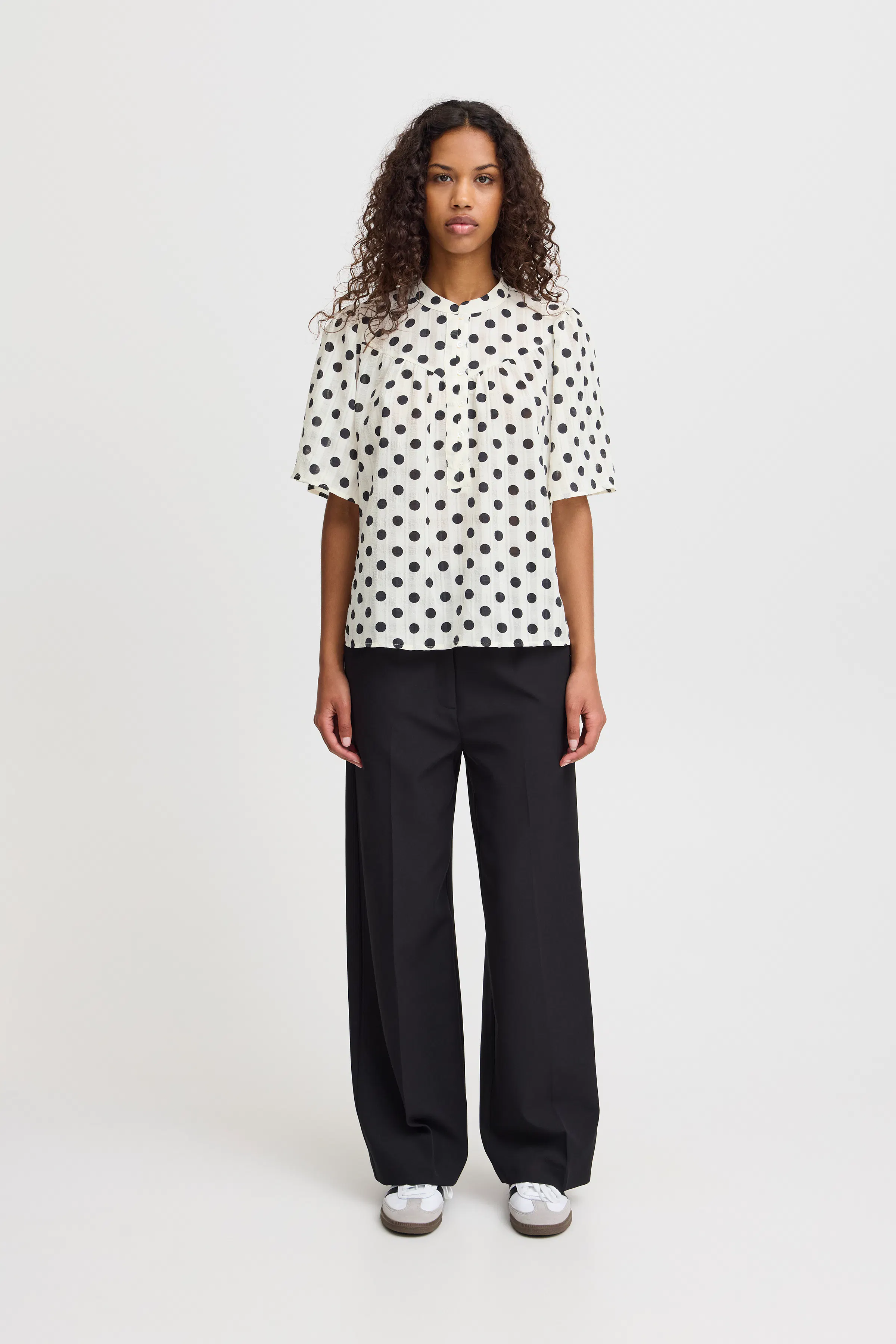 IXPIA Bluse LOOKBOOK FRONT 20123153-204605