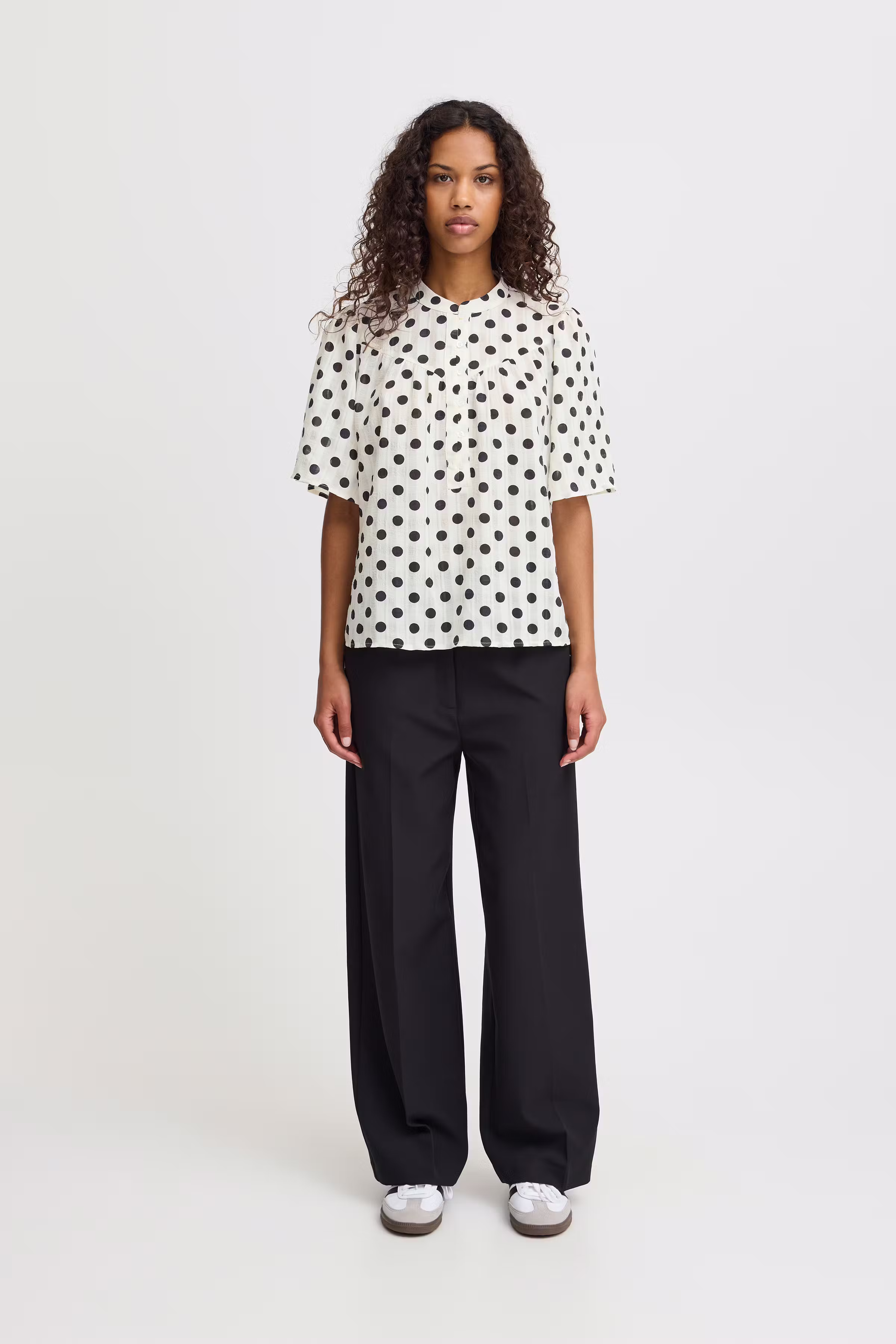 IXPIA Blus LOOKBOOK FRONT 20123153-204605