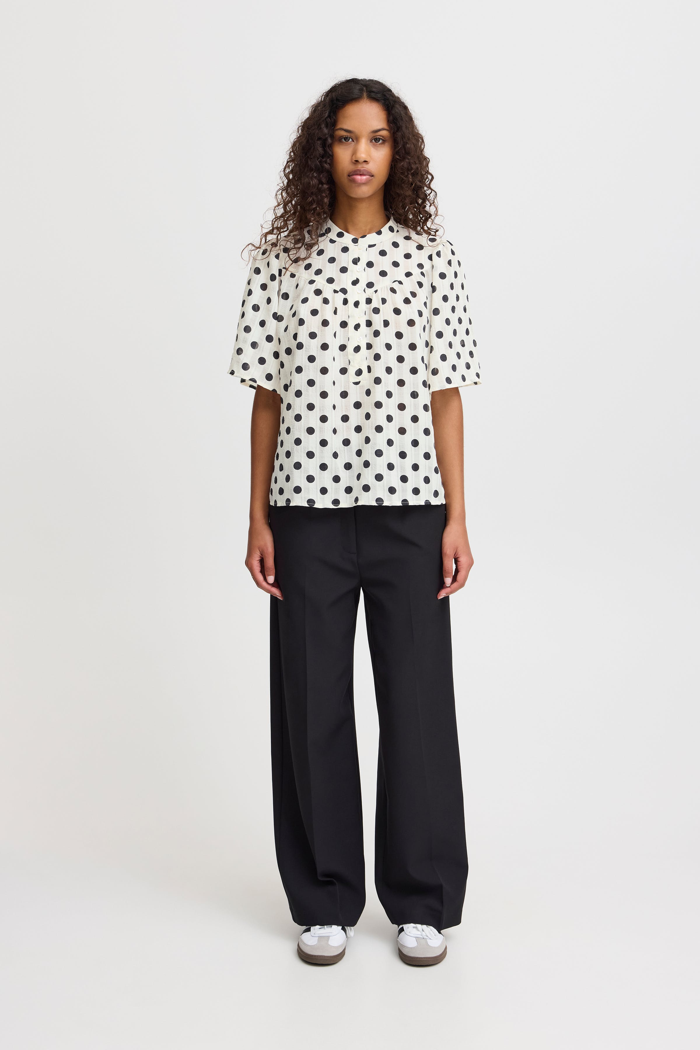 IXPIA Bluse LOOKBOOK FRONT 20123153-204605