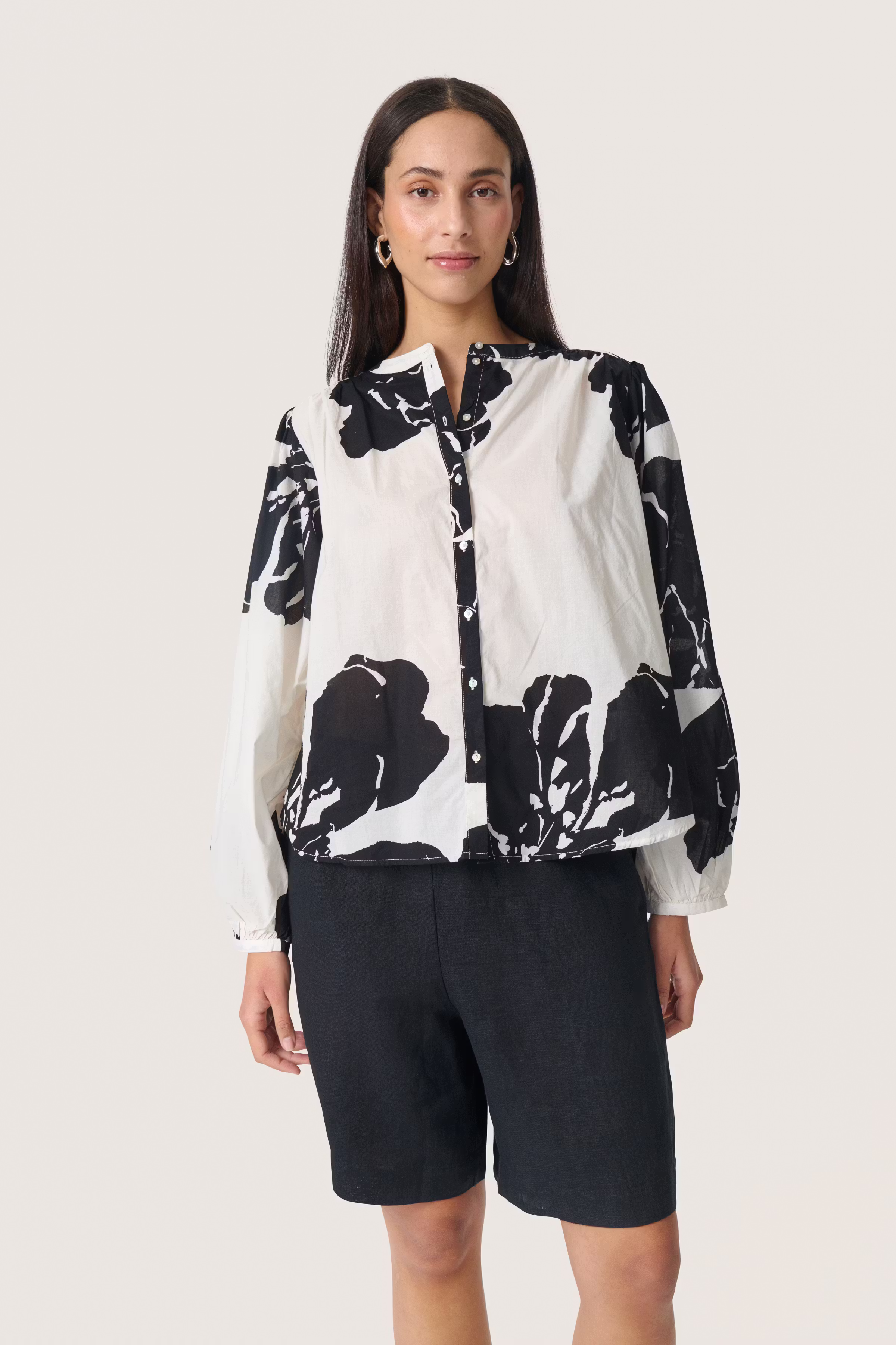 SLJoanne Blouse LOOKBOOK FRONT 30408321-303723