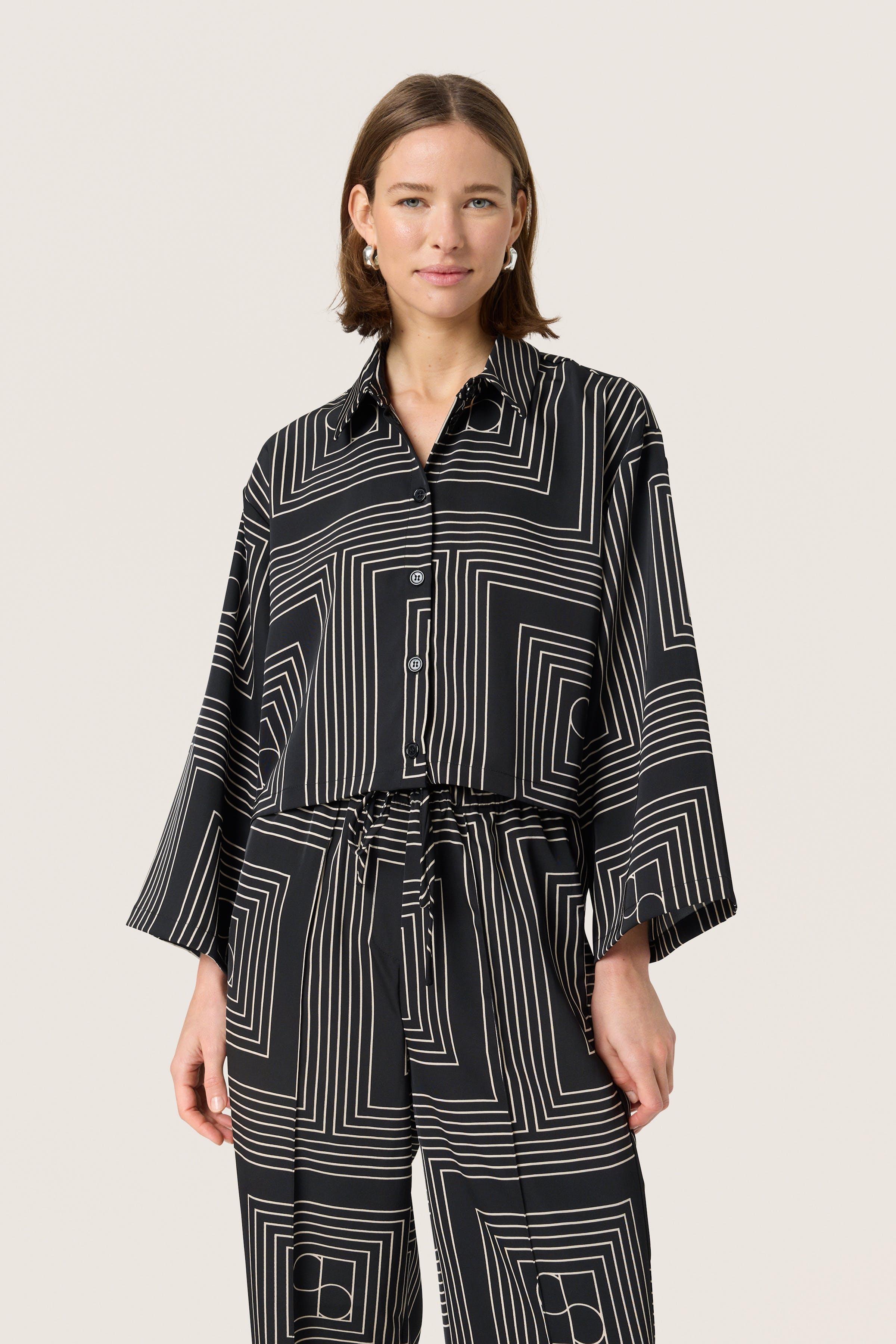 SLTopaz Shirt LOOKBOOK FRONT 30408446-303940