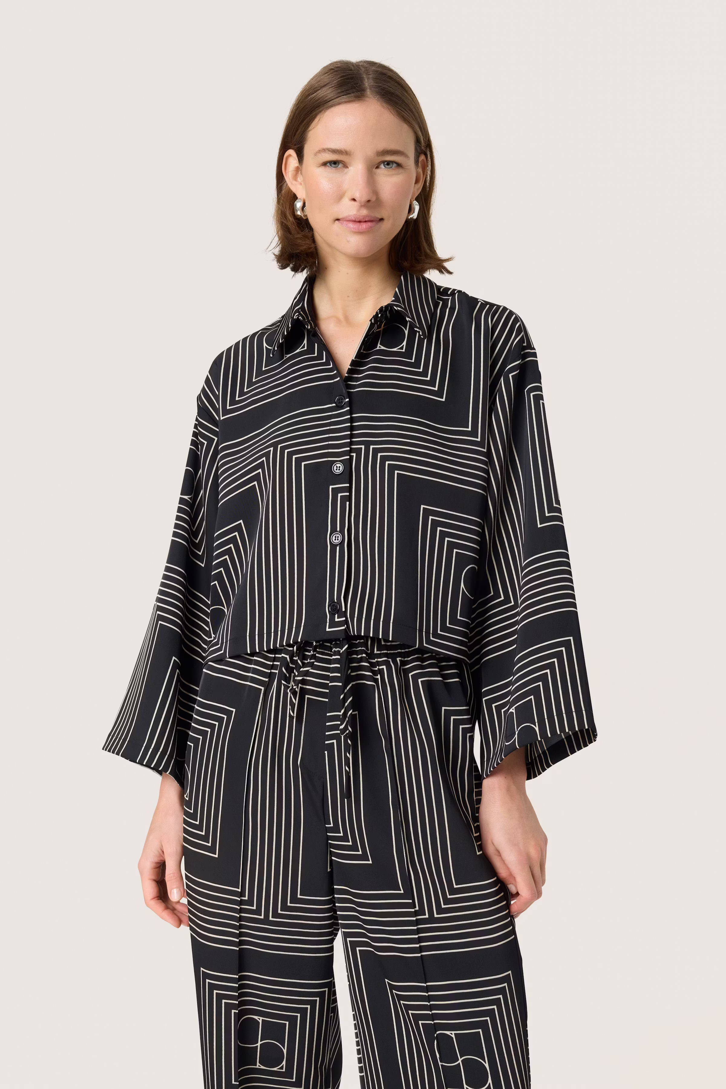 SLTopaz Skjorte LOOKBOOK FRONT 30408446-303940