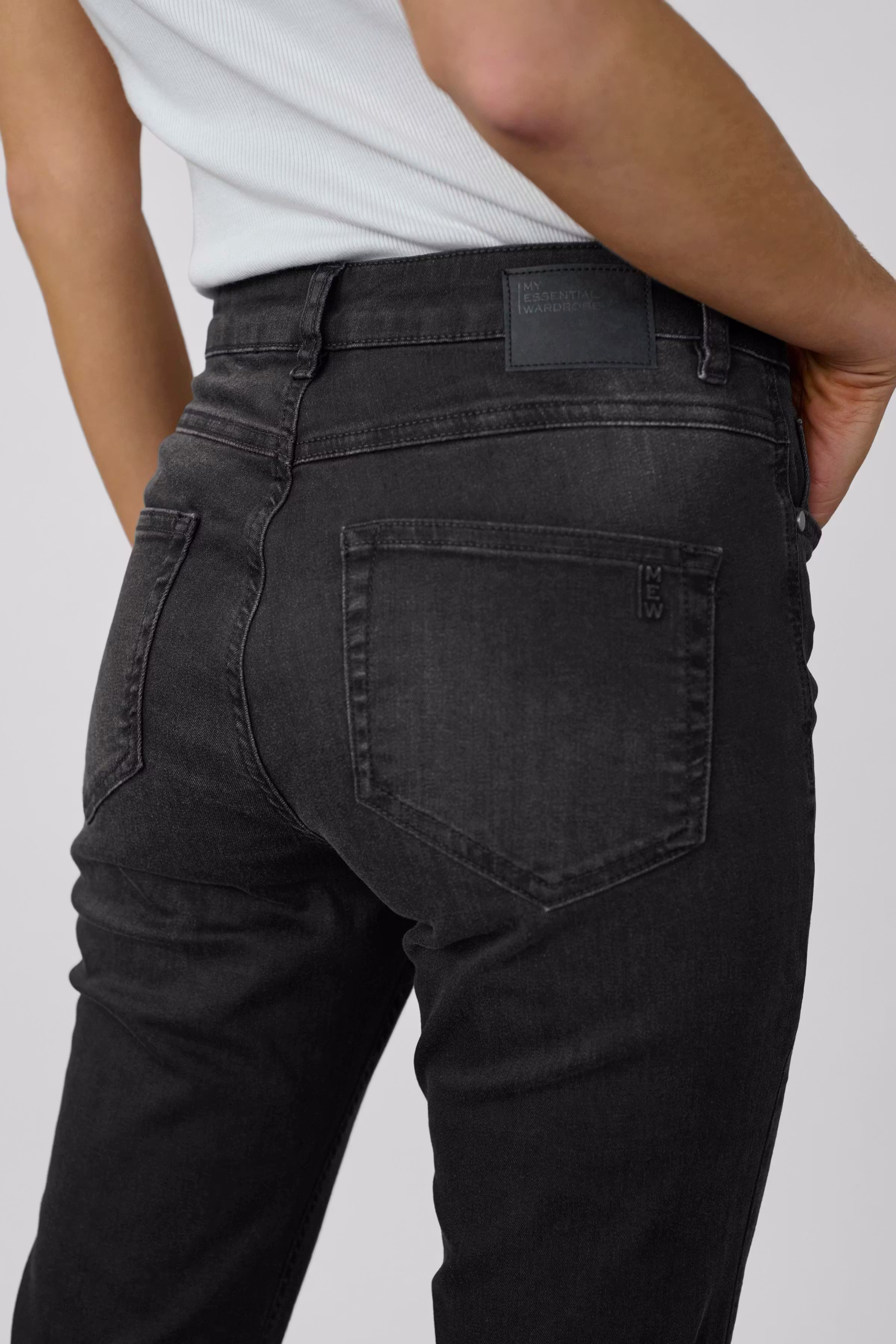 36 THE DEKOTA HIGH BOOTCUT JEANS LOOKBOOK DETAIL 10704209-100069