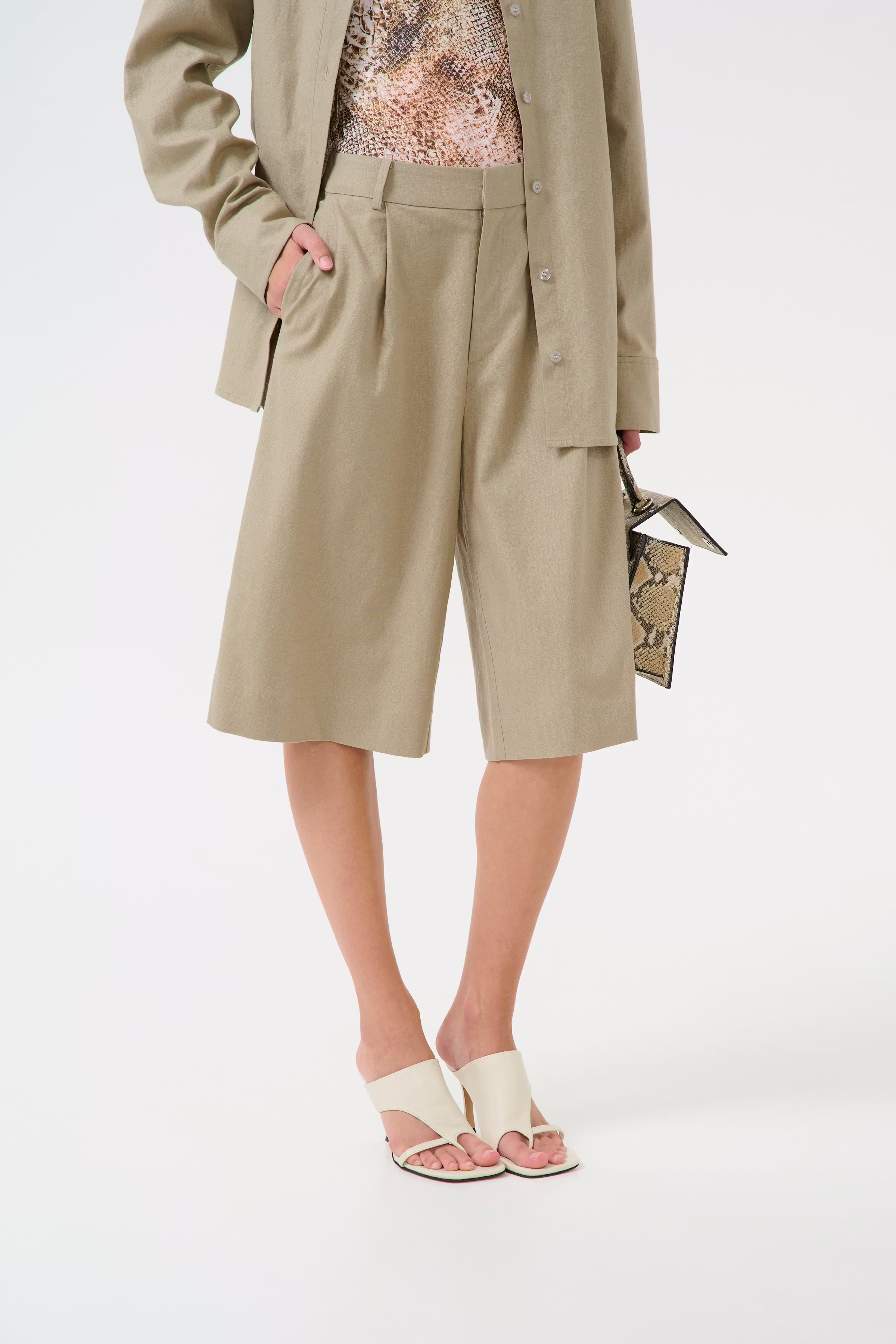 GZizza linen shorts LOOKBOOK FRONT 10910281-170510