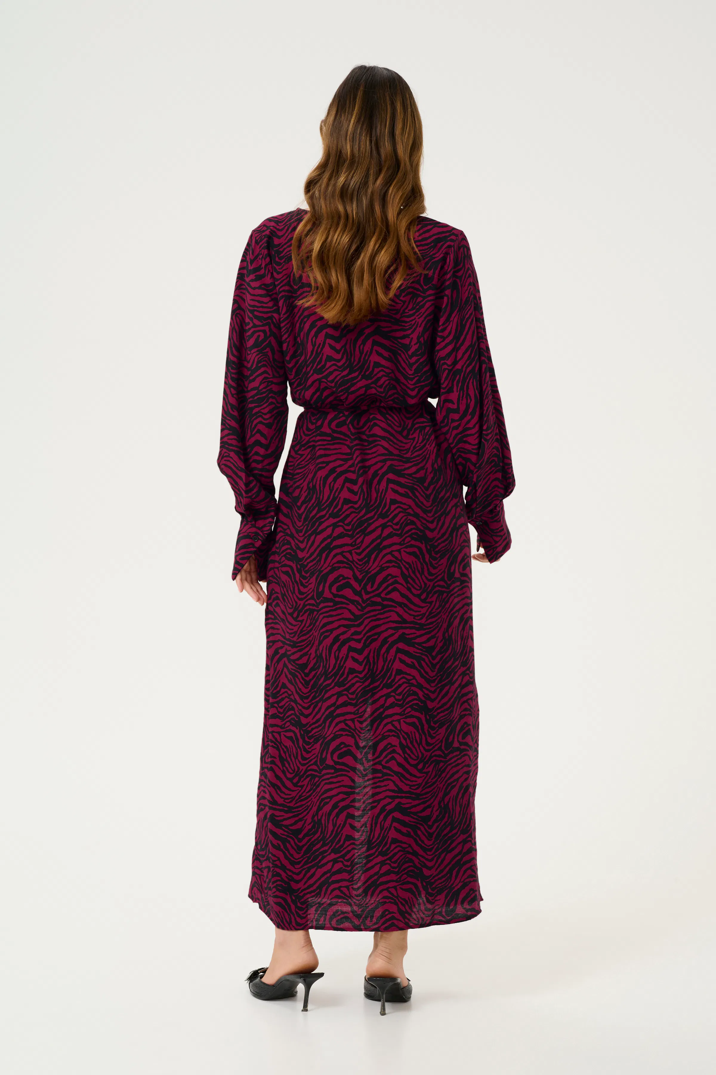 KAjodie Kjole LOOKBOOK BACK 10552359-107187