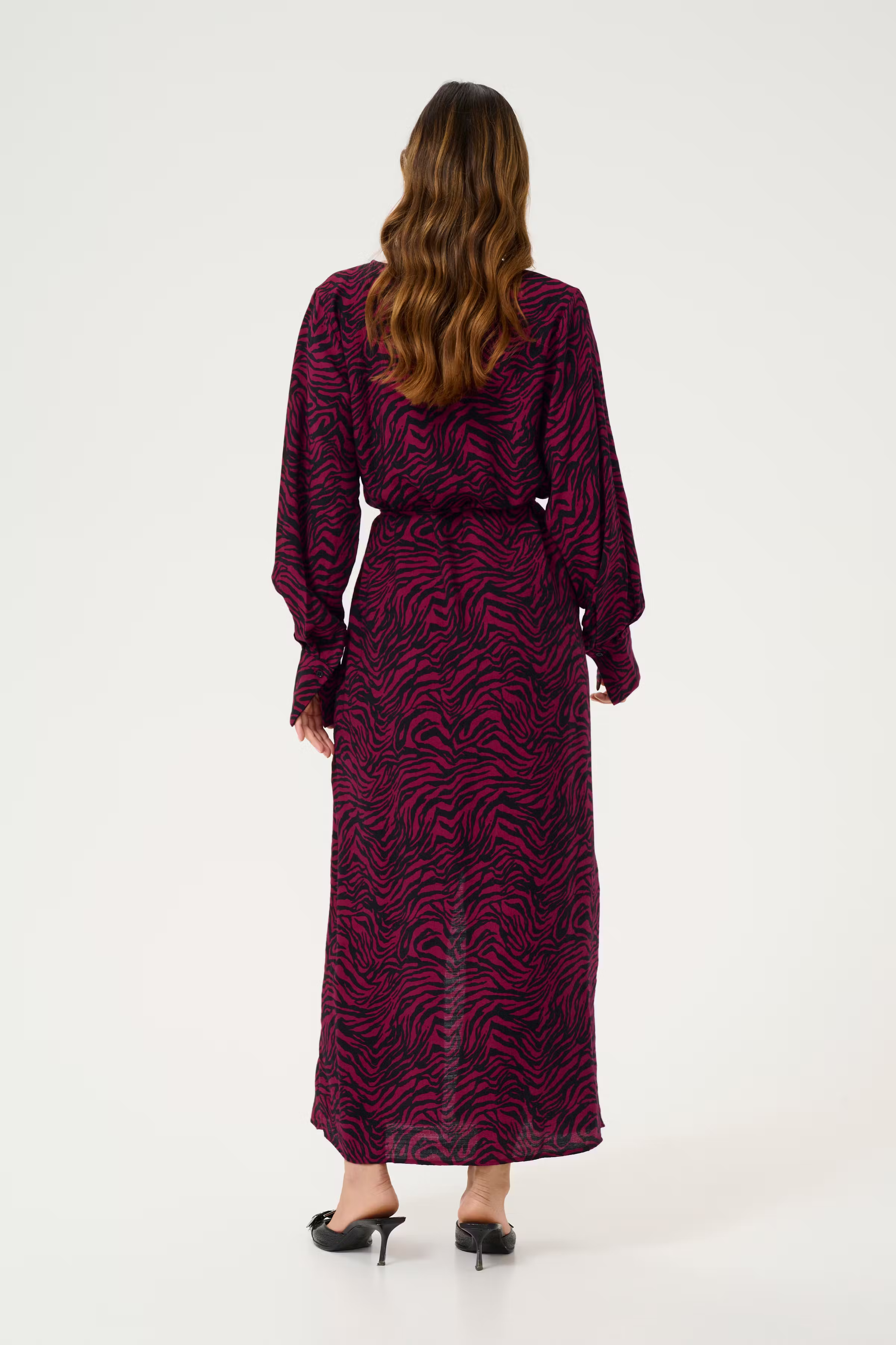 KAjodie Kjole LOOKBOOK BACK 10552359-107187