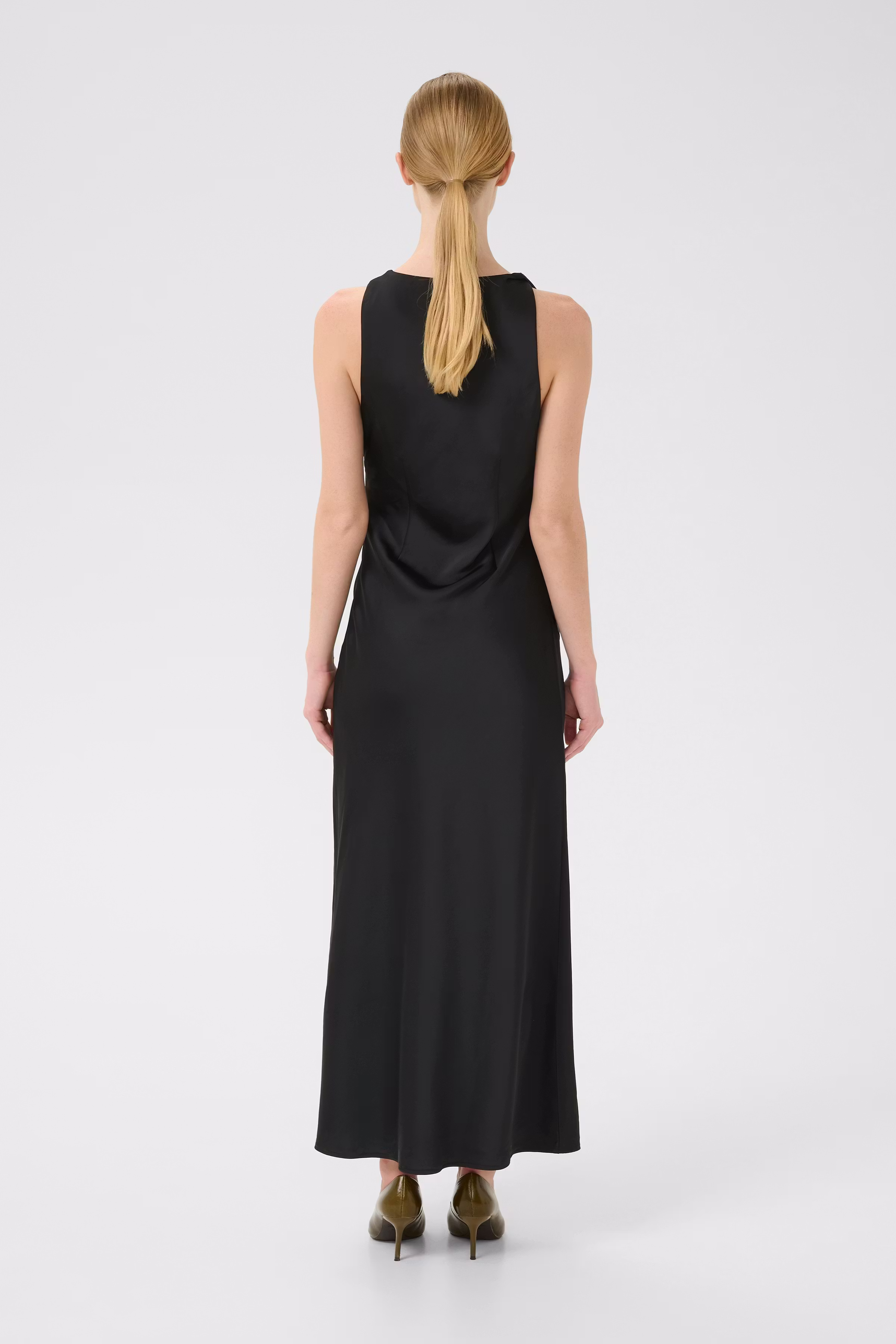 GZrue Kjole LOOKBOOK BACK 10910802-100017