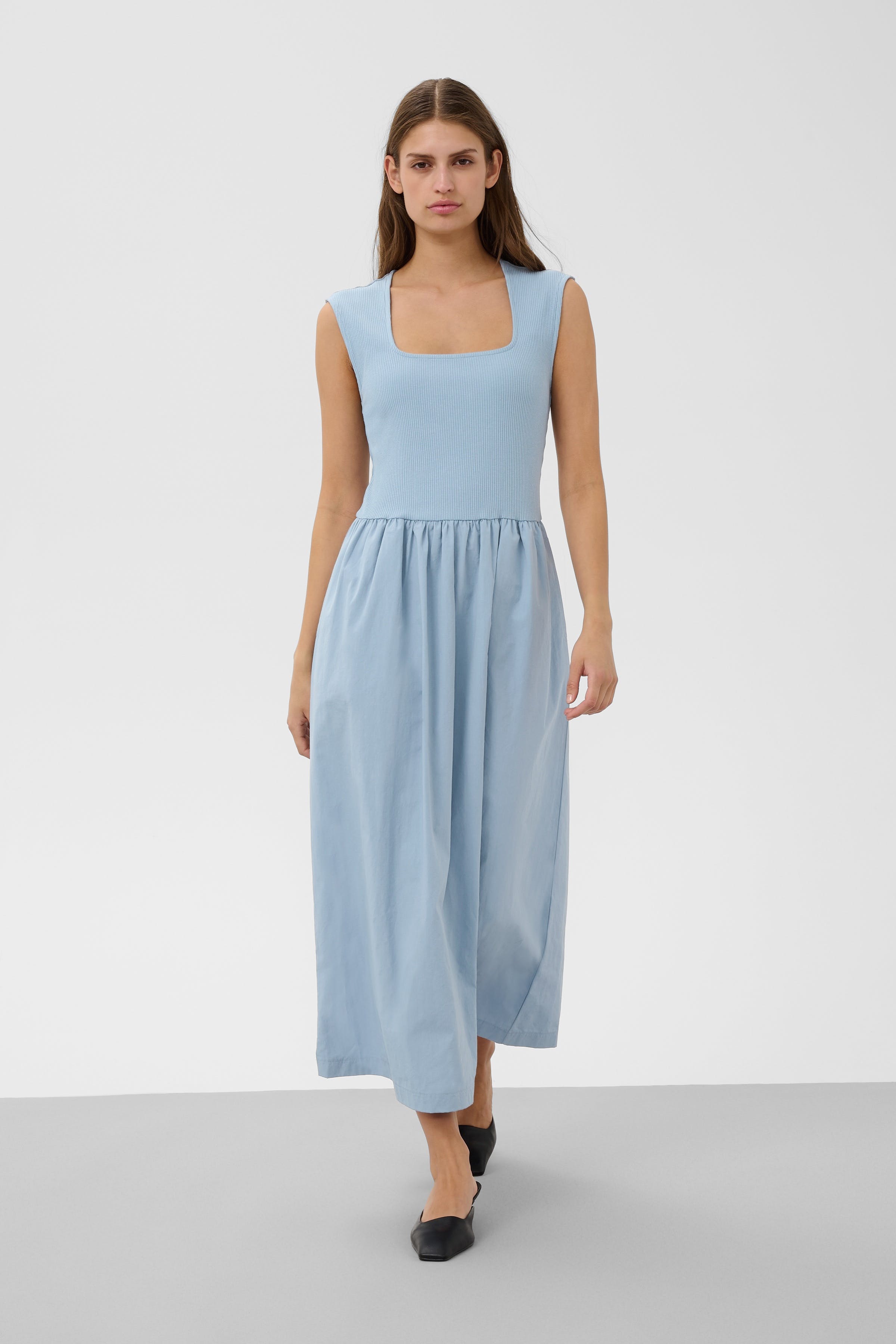 SLSimone Kleid LOOKBOOK FRONT 30407490-164013