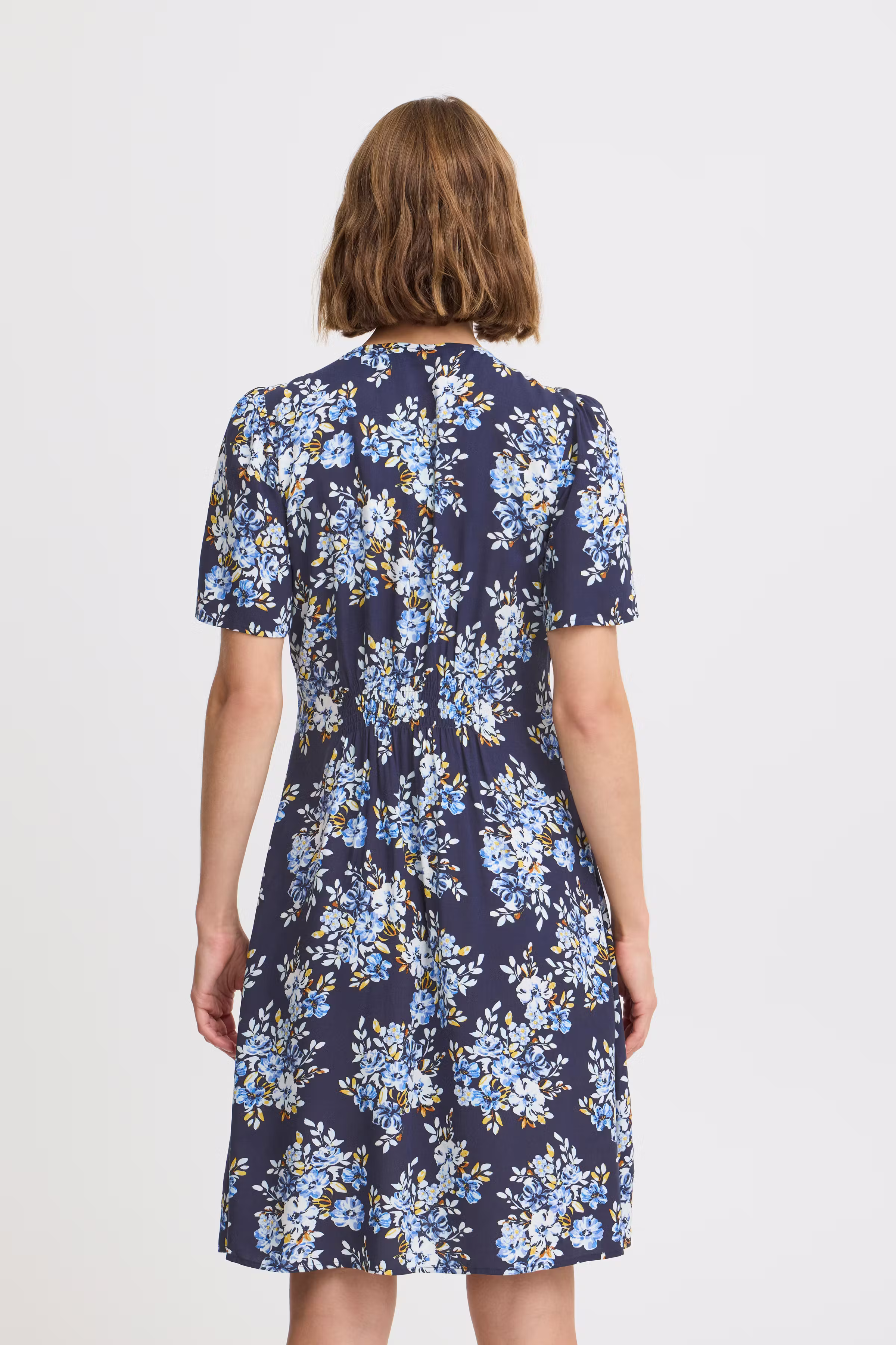 BYMMJOELLA Kleid LOOKBOOK BACK 20814532-204600