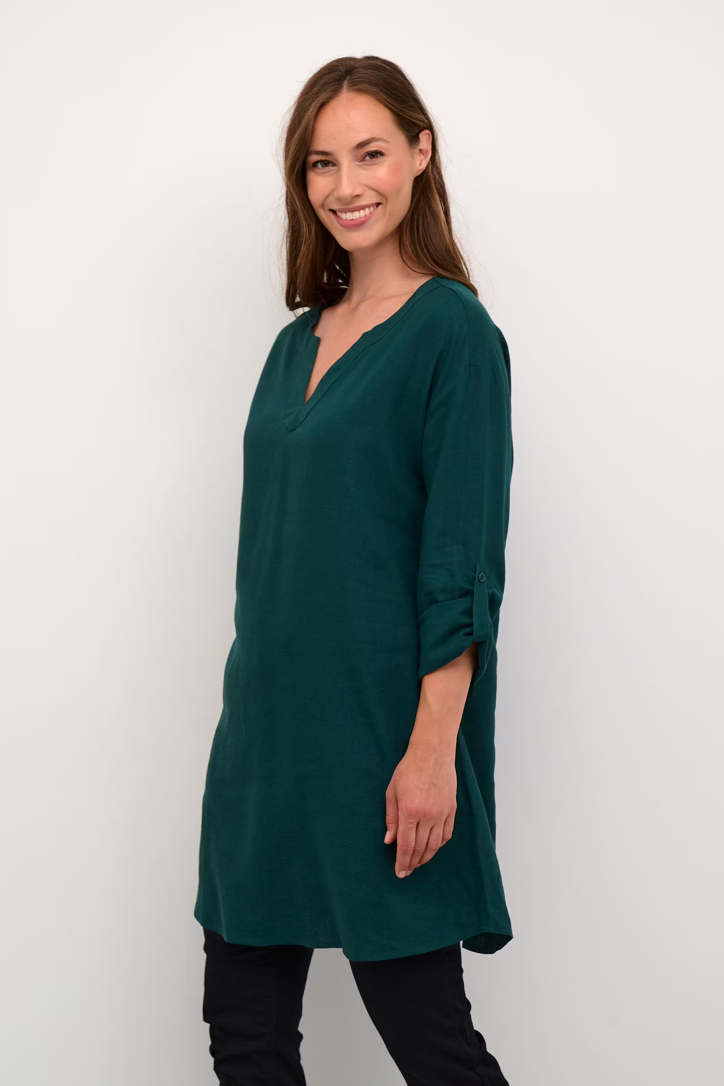CRVenta Linen Tunic LOOKBOOK FRONT 10608073-195030
