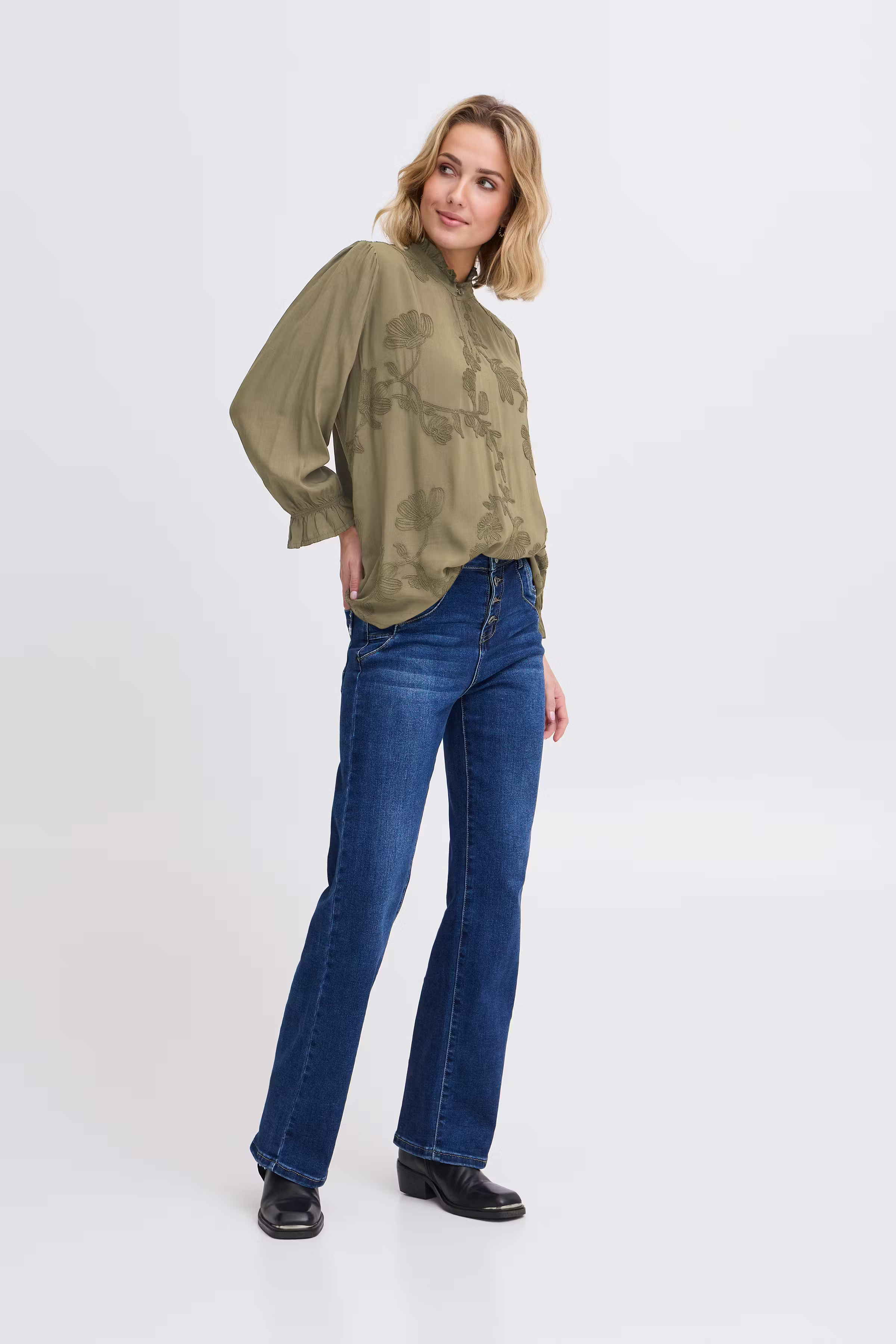 SBLAWIN Bluse LOOKBOOK FRONT 22100877-180515