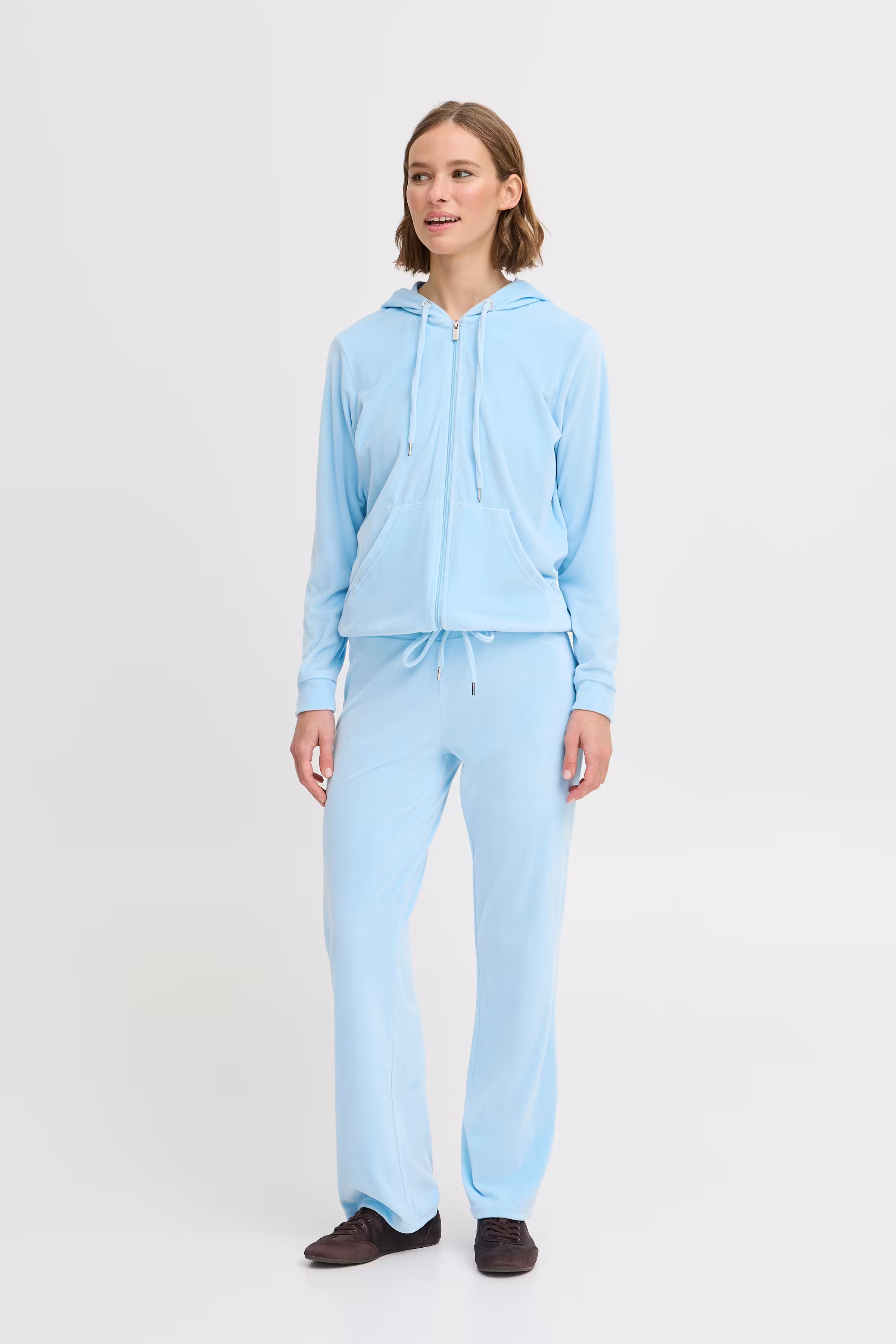 BYMITZA Joggedrakt LOOKBOOK FRONT 20810786-154105